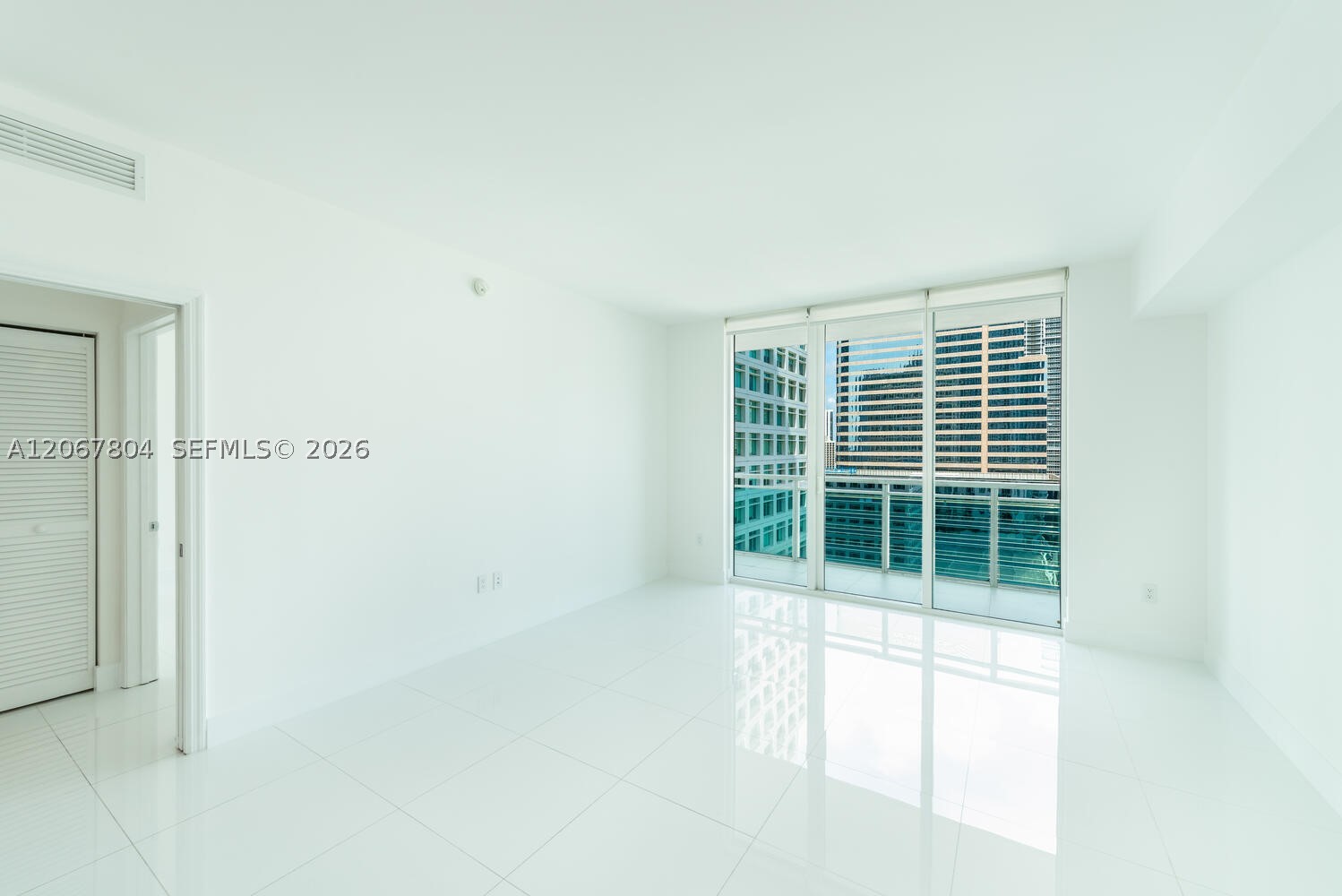 950 Brickell Bay Dr #2208, Miami FL 33131
