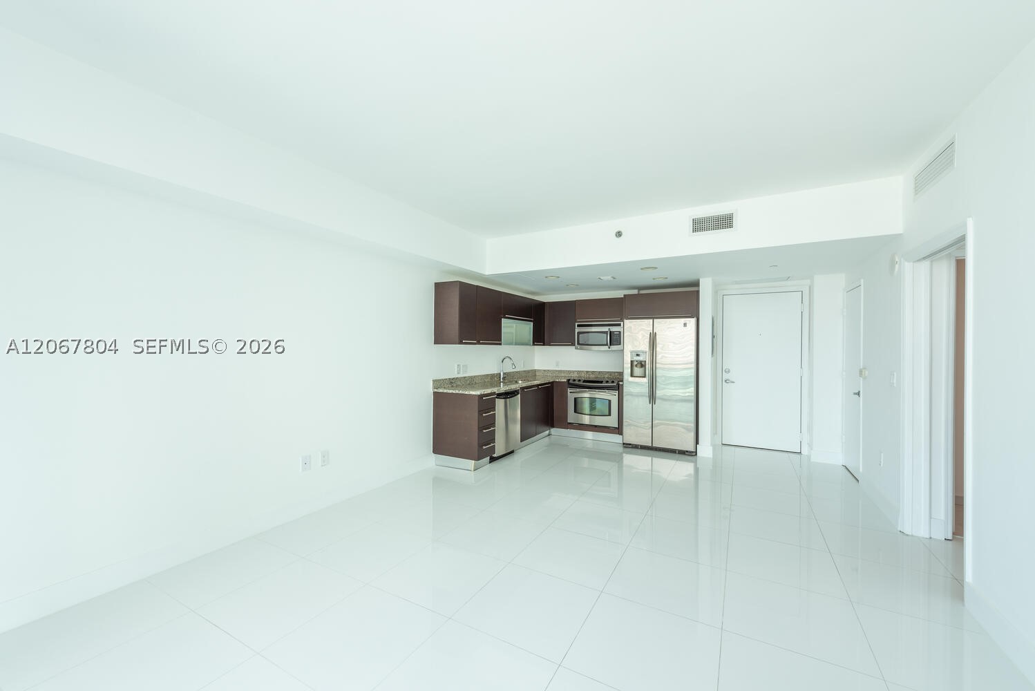 950 Brickell Bay Dr #2208, Miami FL 33131