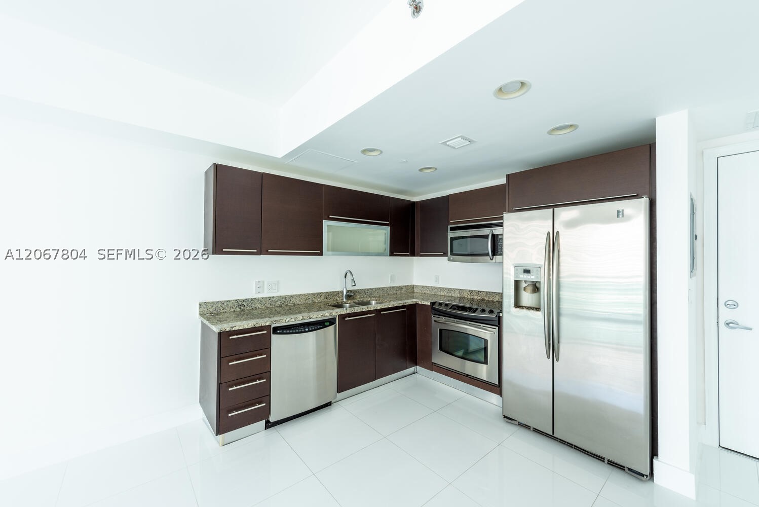 950 Brickell Bay Dr #2208, Miami FL 33131
