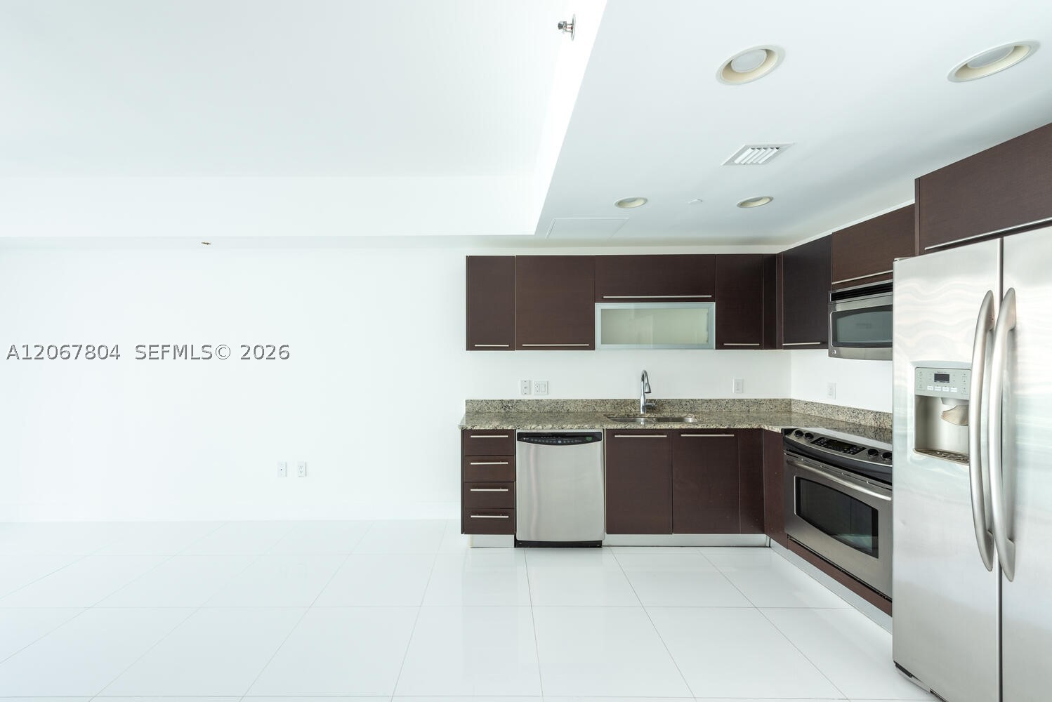 950 Brickell Bay Dr #2208, Miami FL 33131