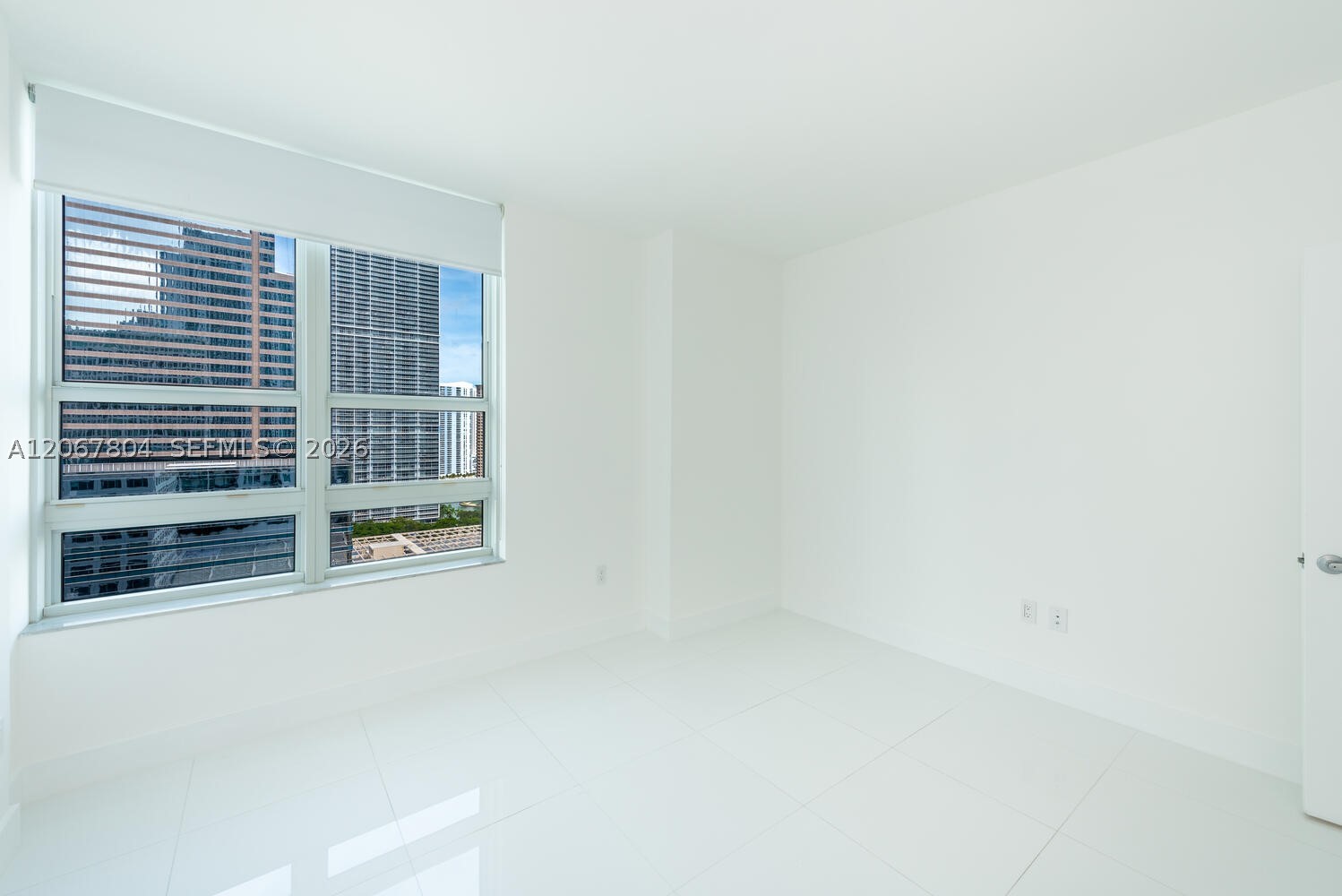 950 Brickell Bay Dr #2208, Miami FL 33131