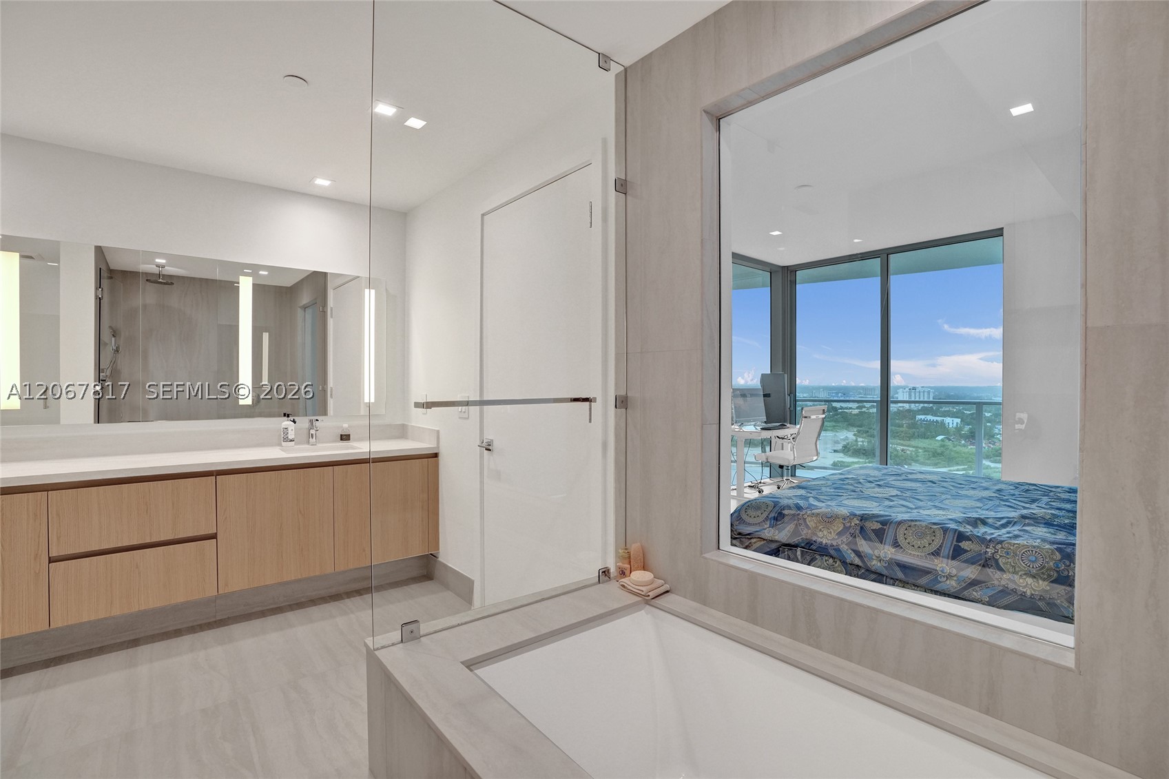 2411 Laguna Cir #1805, North Miami FL 33181