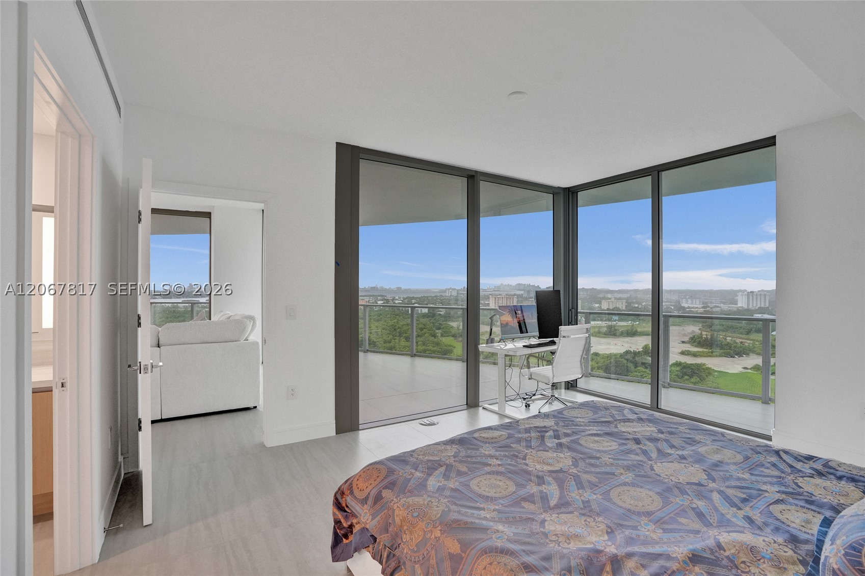 2411 Laguna Cir #1805, North Miami FL 33181
