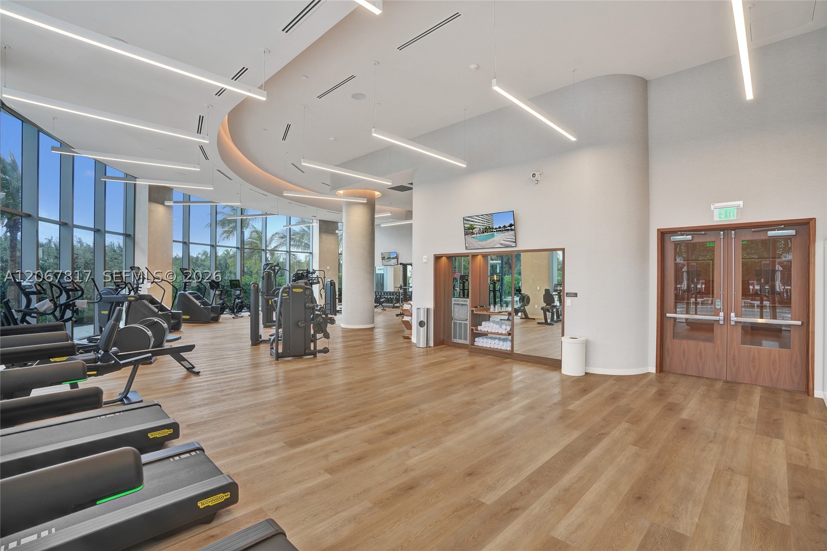 2411 Laguna Cir #1805, North Miami FL 33181