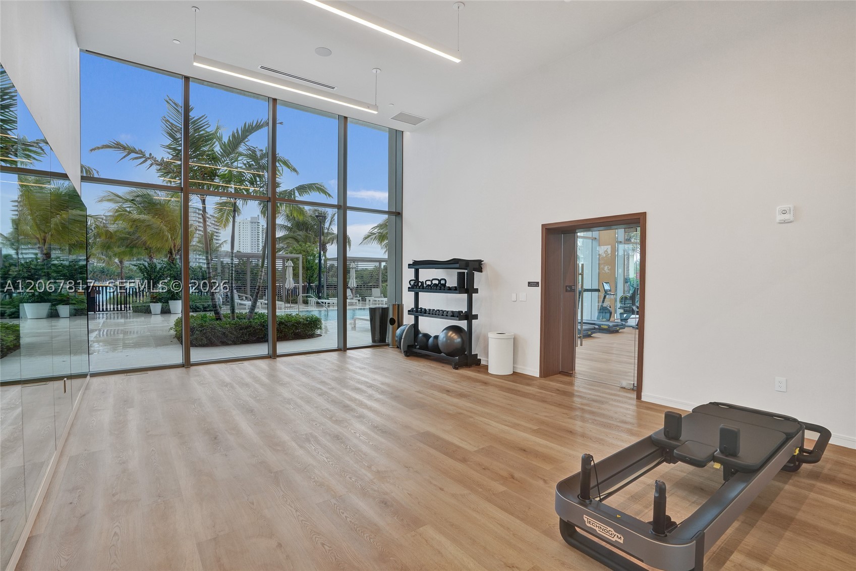 2411 Laguna Cir #1805, North Miami FL 33181