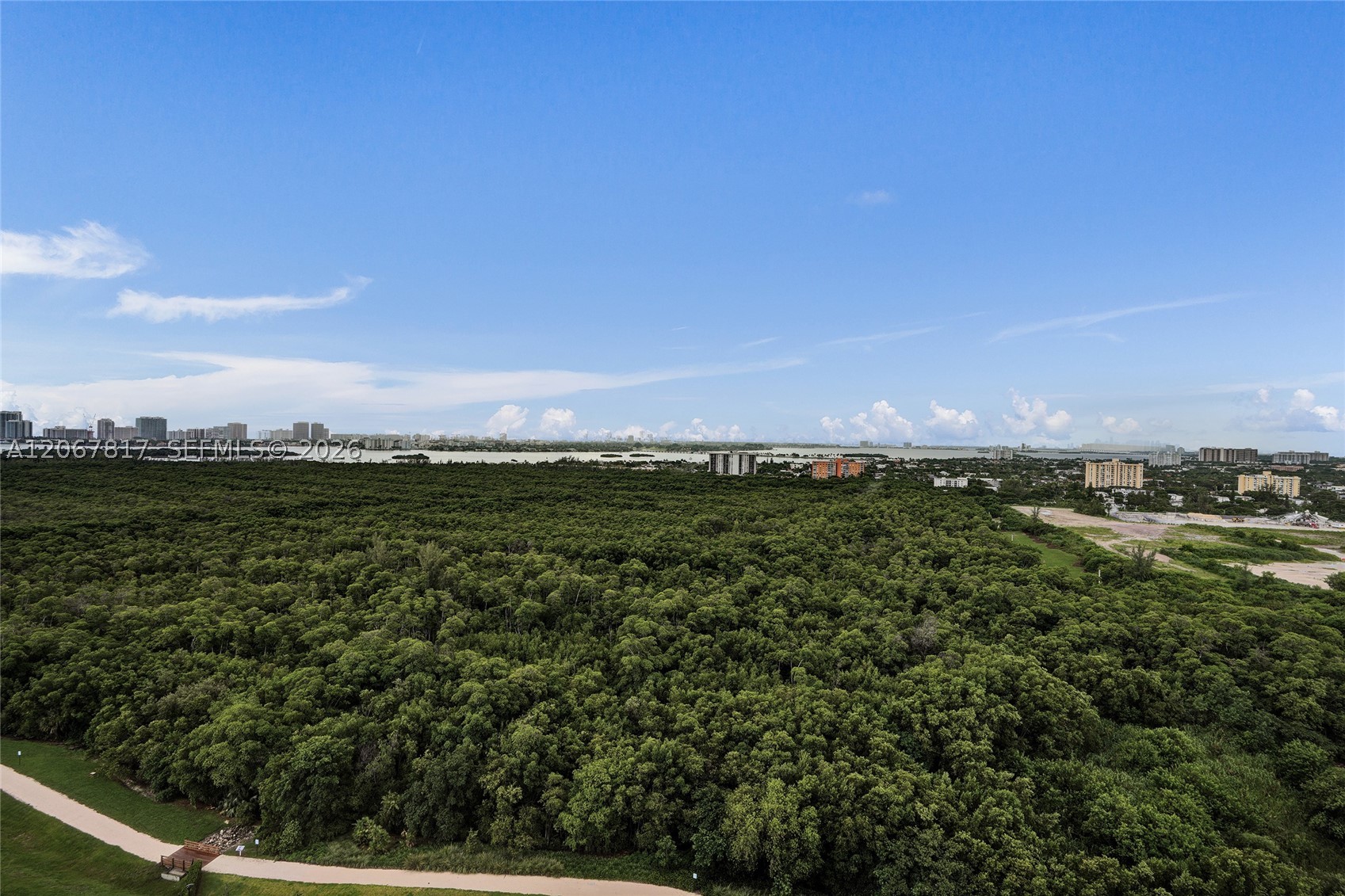 2411 Laguna Cir #1805, North Miami FL 33181