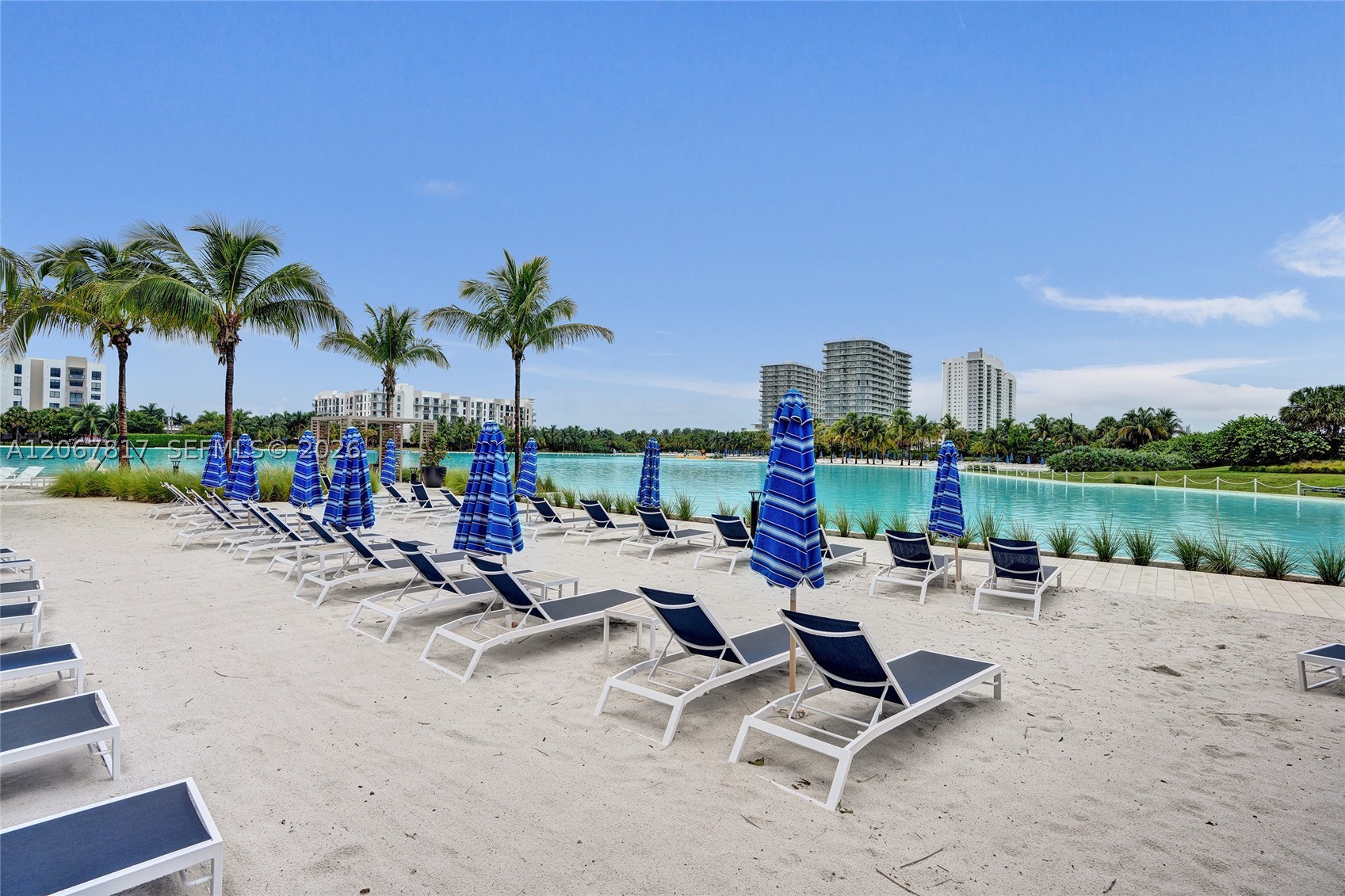 2411 Laguna Cir #1805, North Miami FL 33181