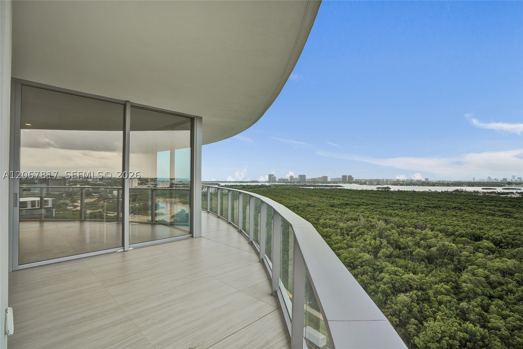 2411 Laguna Cir #1805, North Miami FL 33181