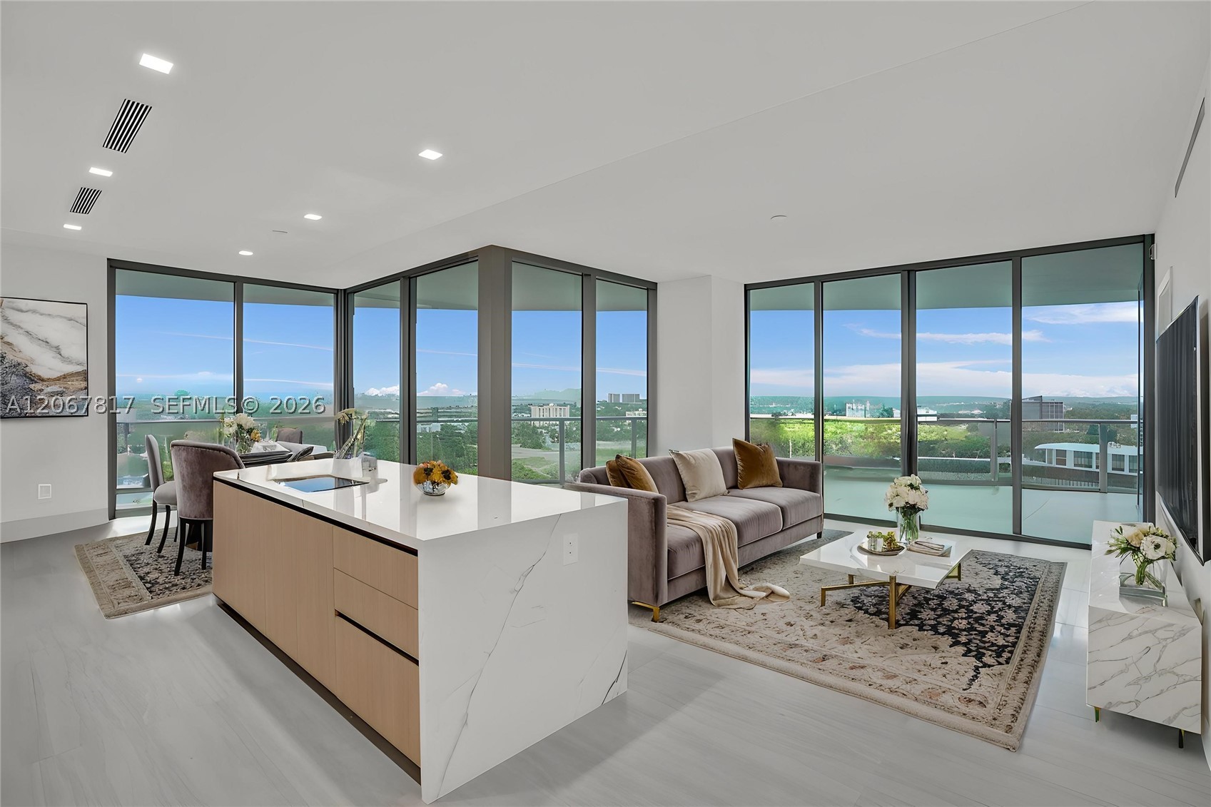 2411 Laguna Cir #1805, North Miami FL 33181