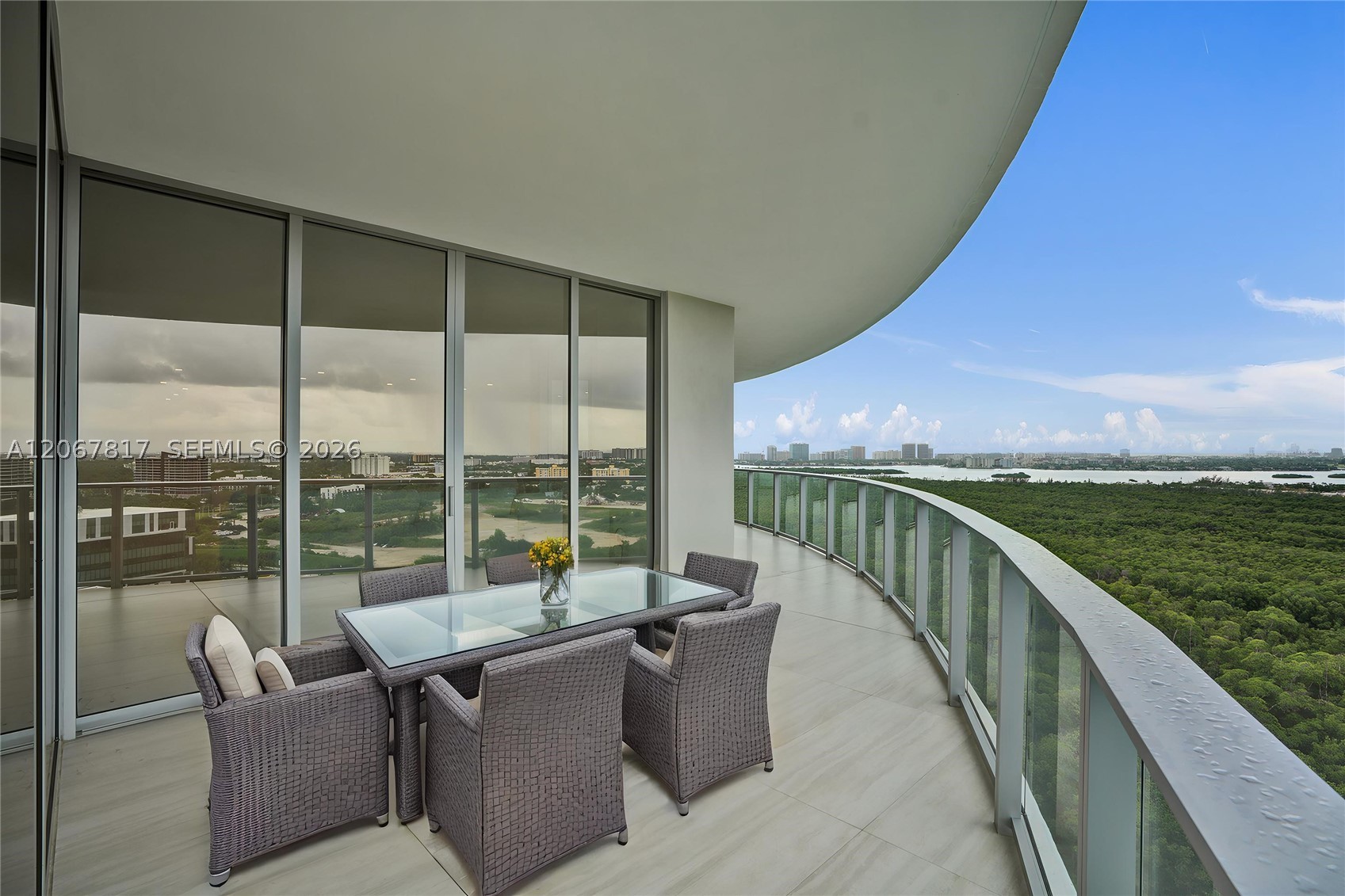 2411 Laguna Cir #1805, North Miami FL 33181