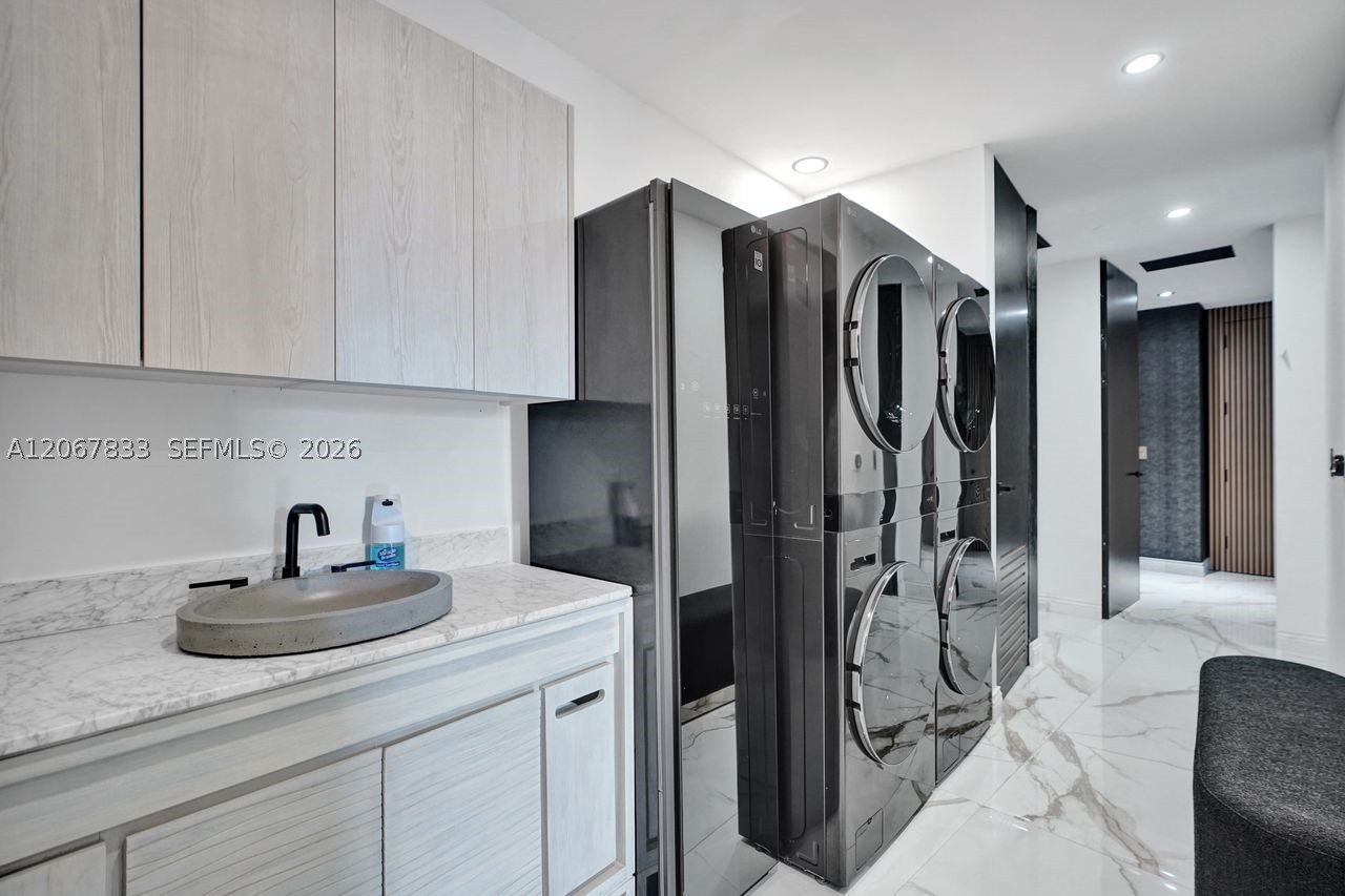 3300 NE 188th St #210, Aventura FL 33180