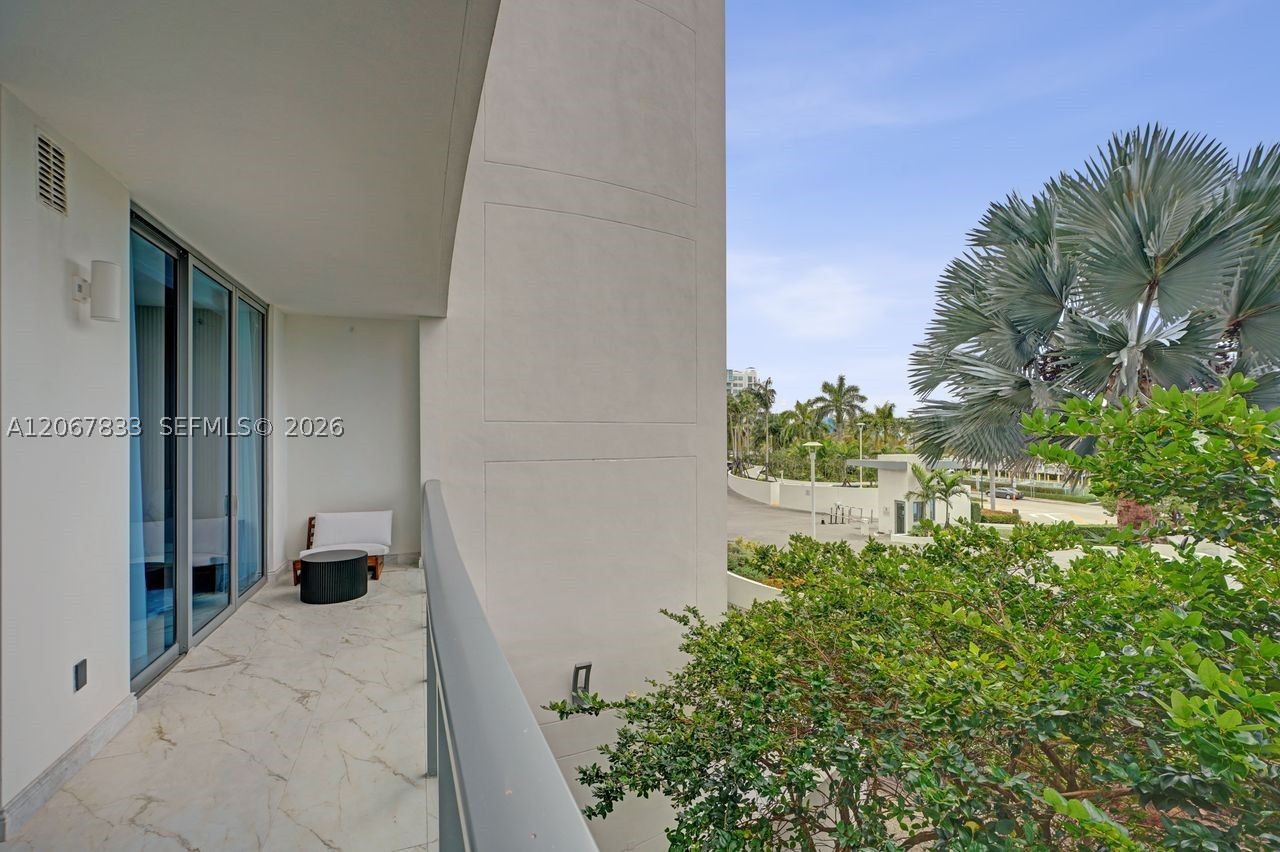 3300 NE 188th St #210, Aventura FL 33180