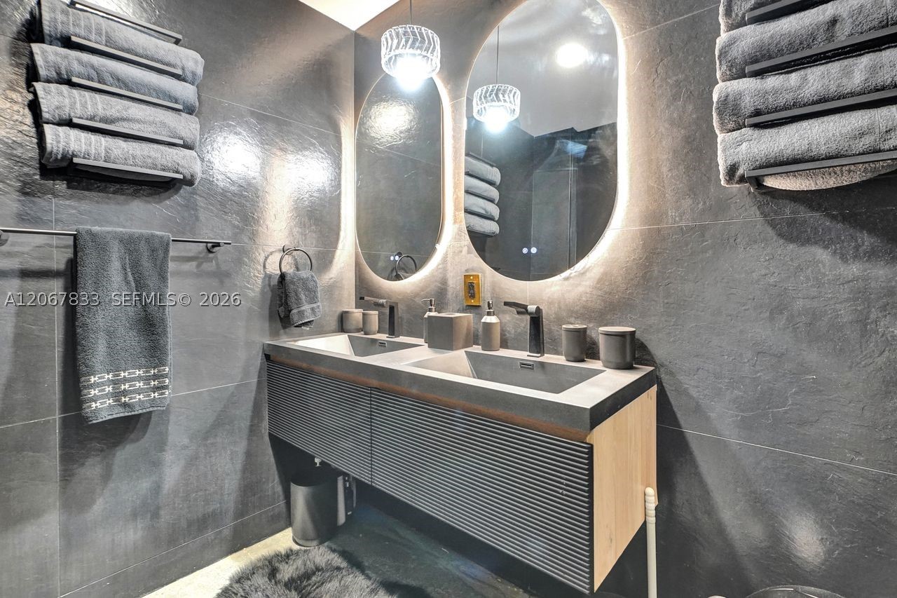3300 NE 188th St #210, Aventura FL 33180