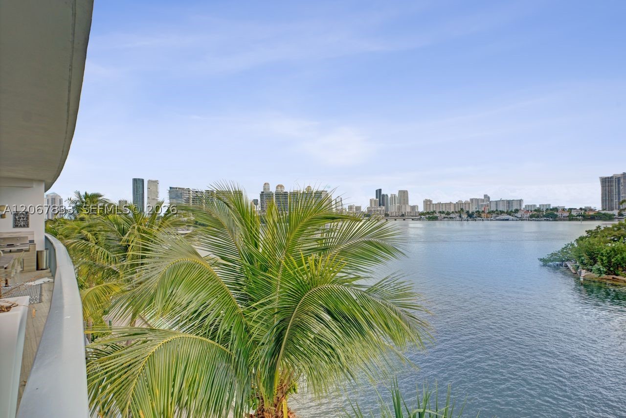3300 NE 188th St #210, Aventura FL 33180