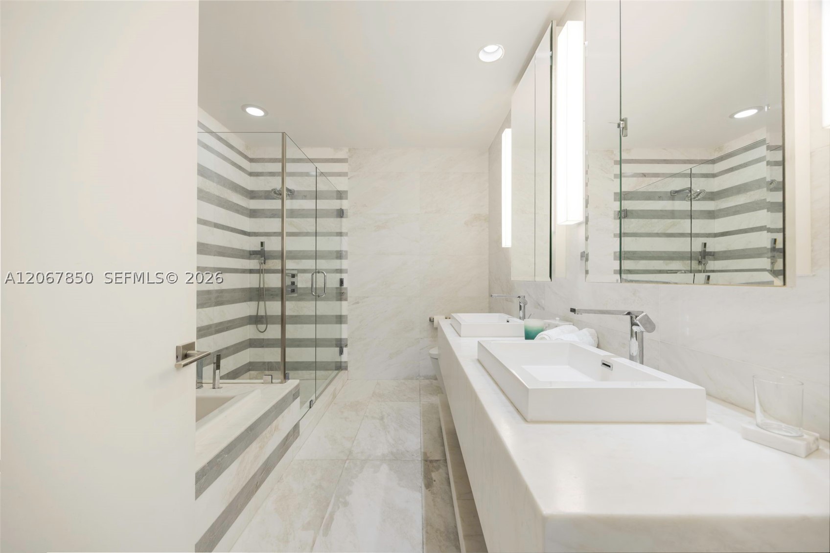 801 S Pointe Dr #301, Miami Beach FL 33139