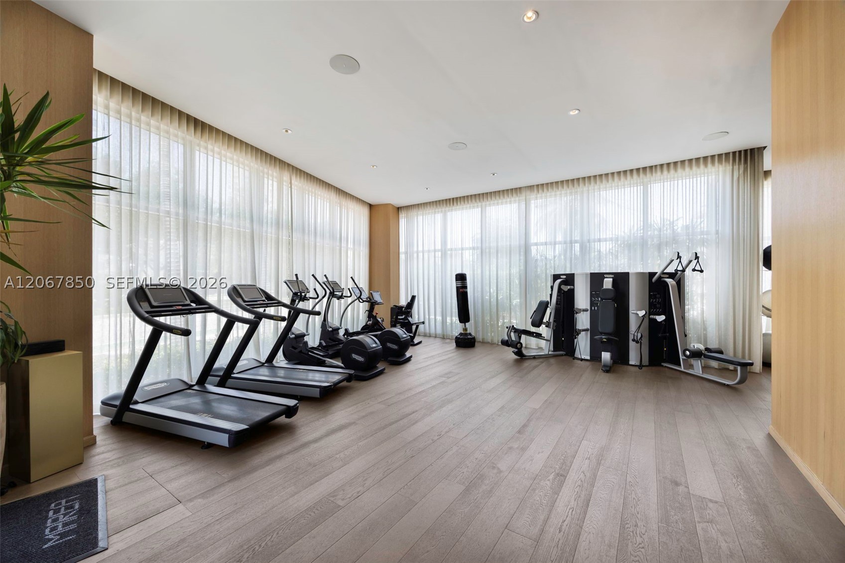 801 S Pointe Dr #301, Miami Beach FL 33139