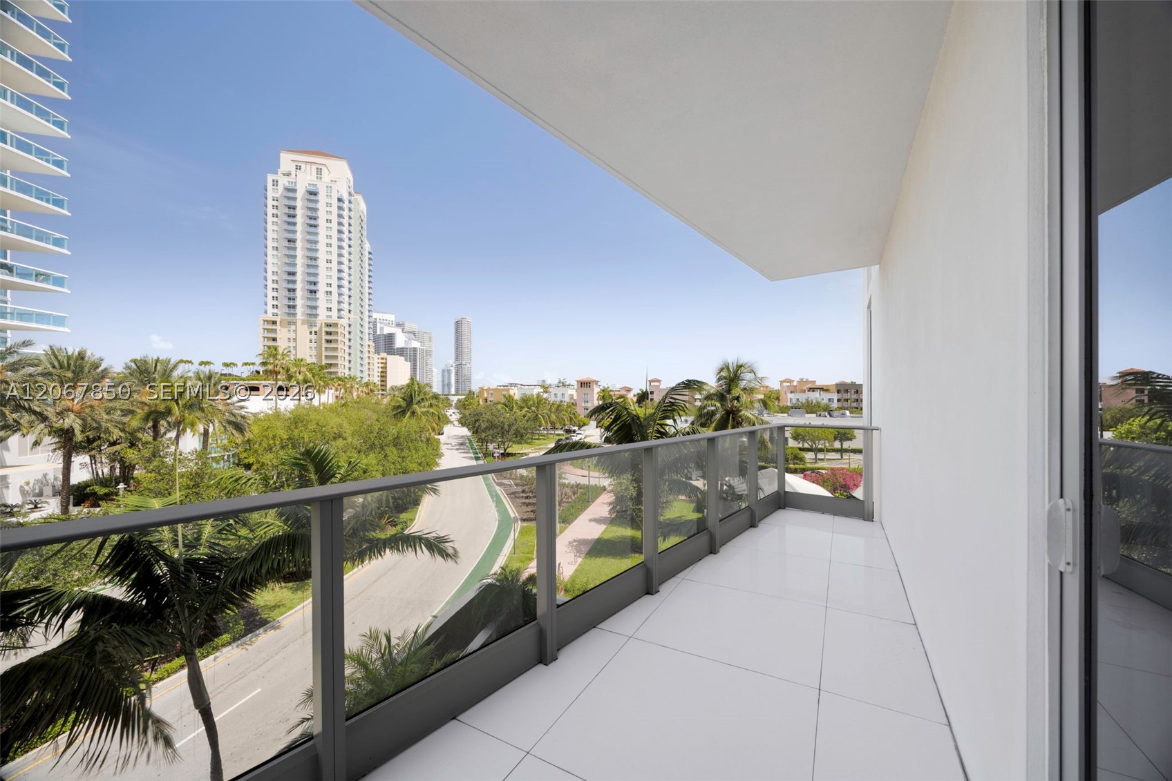 801 S Pointe Dr #301, Miami Beach FL 33139
