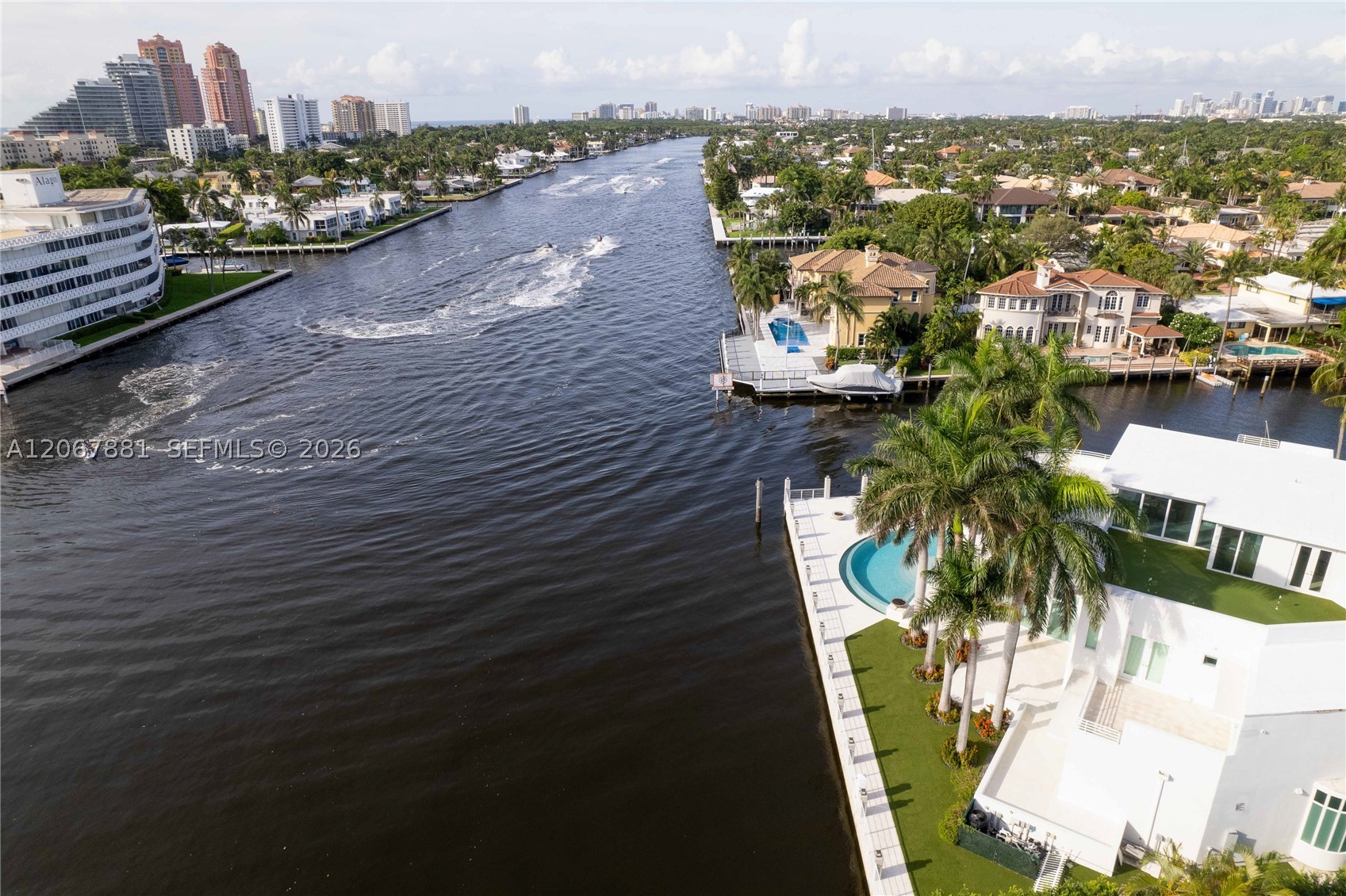 2890 NE 28th St, Fort Lauderdale FL 33306