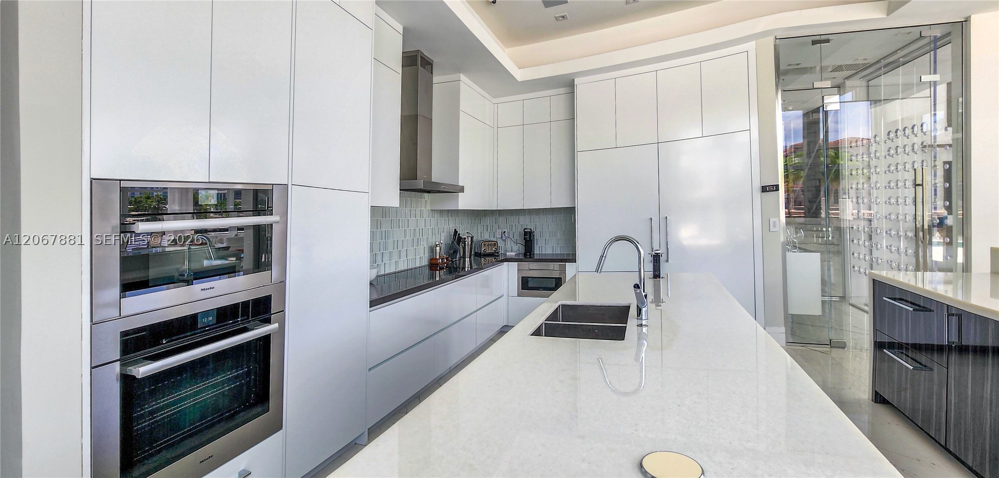 2890 NE 28th St, Fort Lauderdale FL 33306
