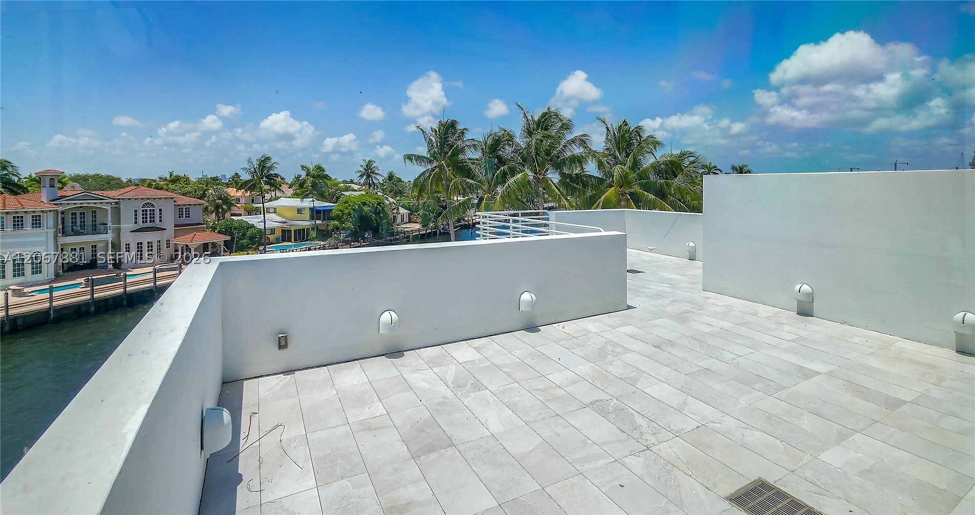 2890 NE 28th St, Fort Lauderdale FL 33306