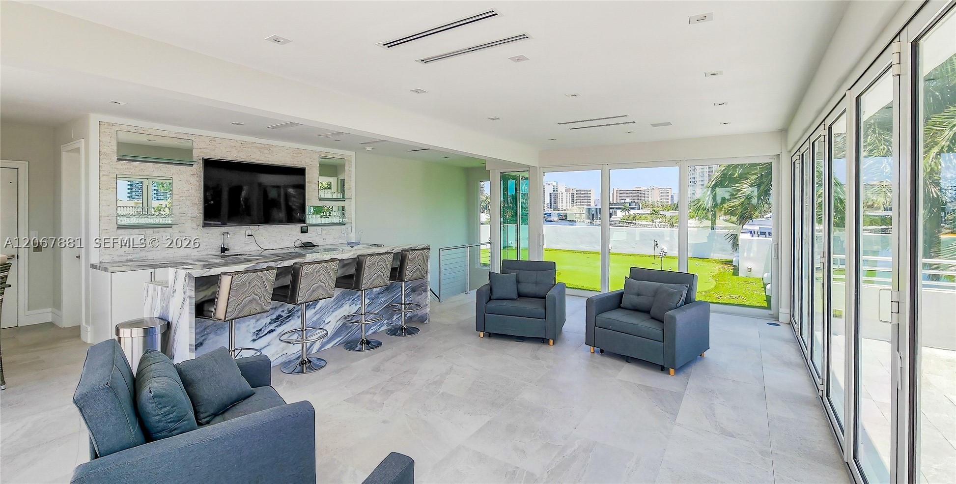2890 NE 28th St, Fort Lauderdale FL 33306