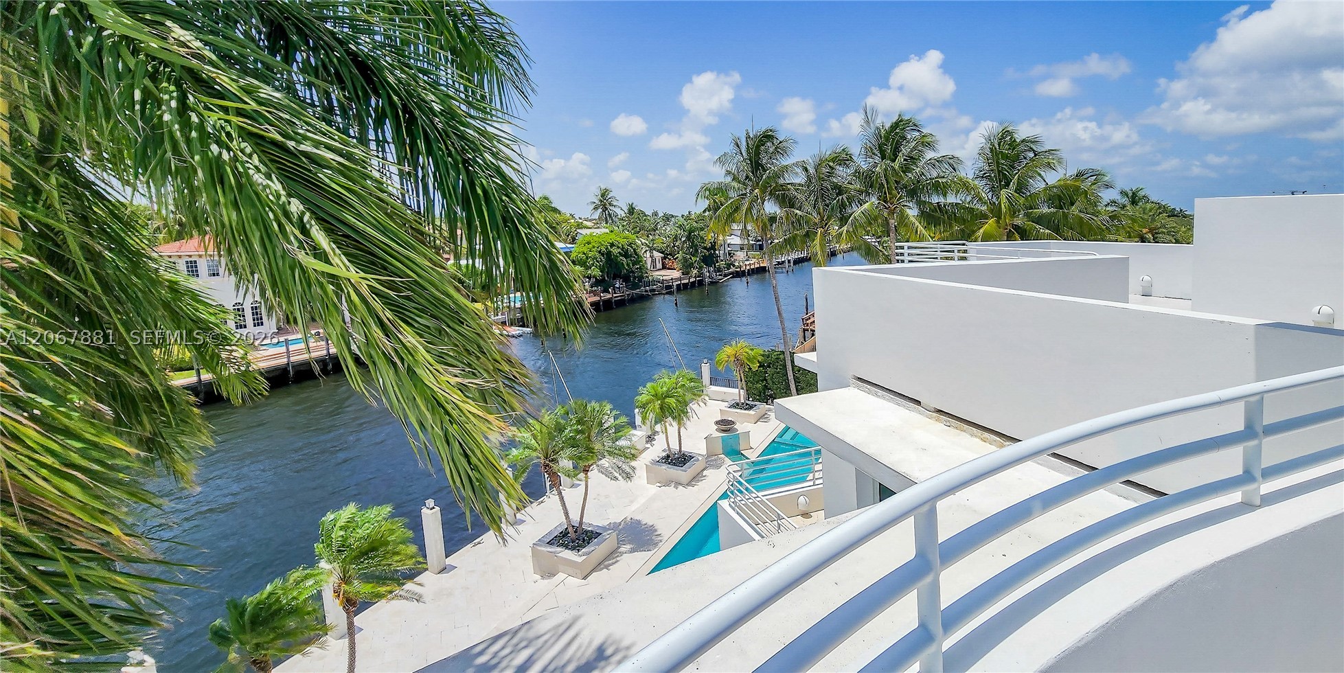 2890 NE 28th St, Fort Lauderdale FL 33306