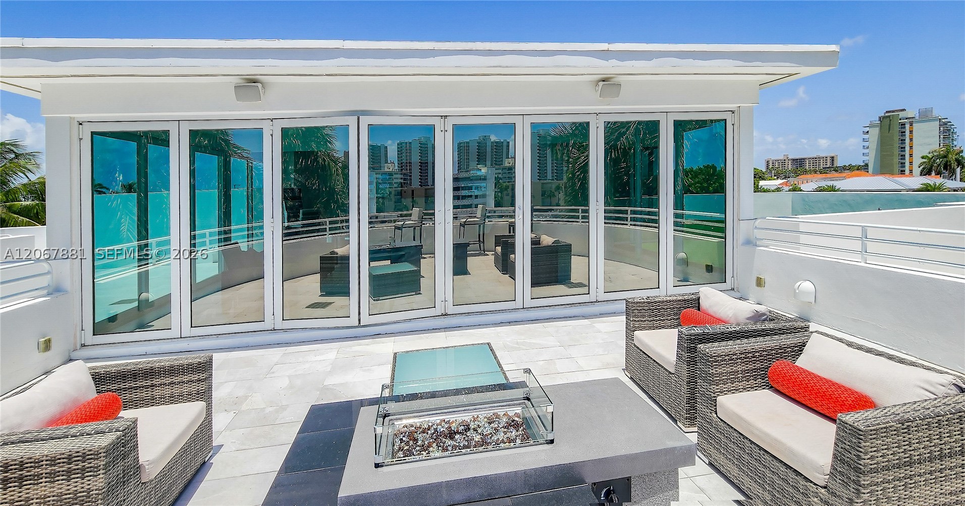 2890 NE 28th St, Fort Lauderdale FL 33306