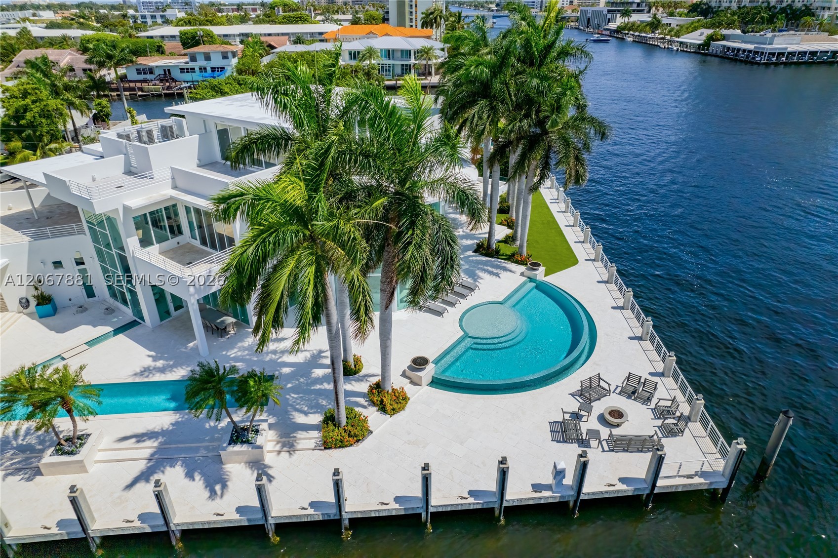2890 NE 28th St, Fort Lauderdale FL 33306