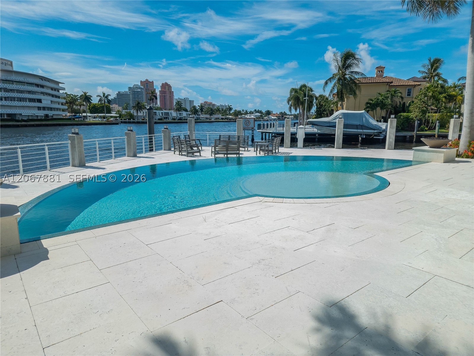 2890 NE 28th St, Fort Lauderdale FL 33306