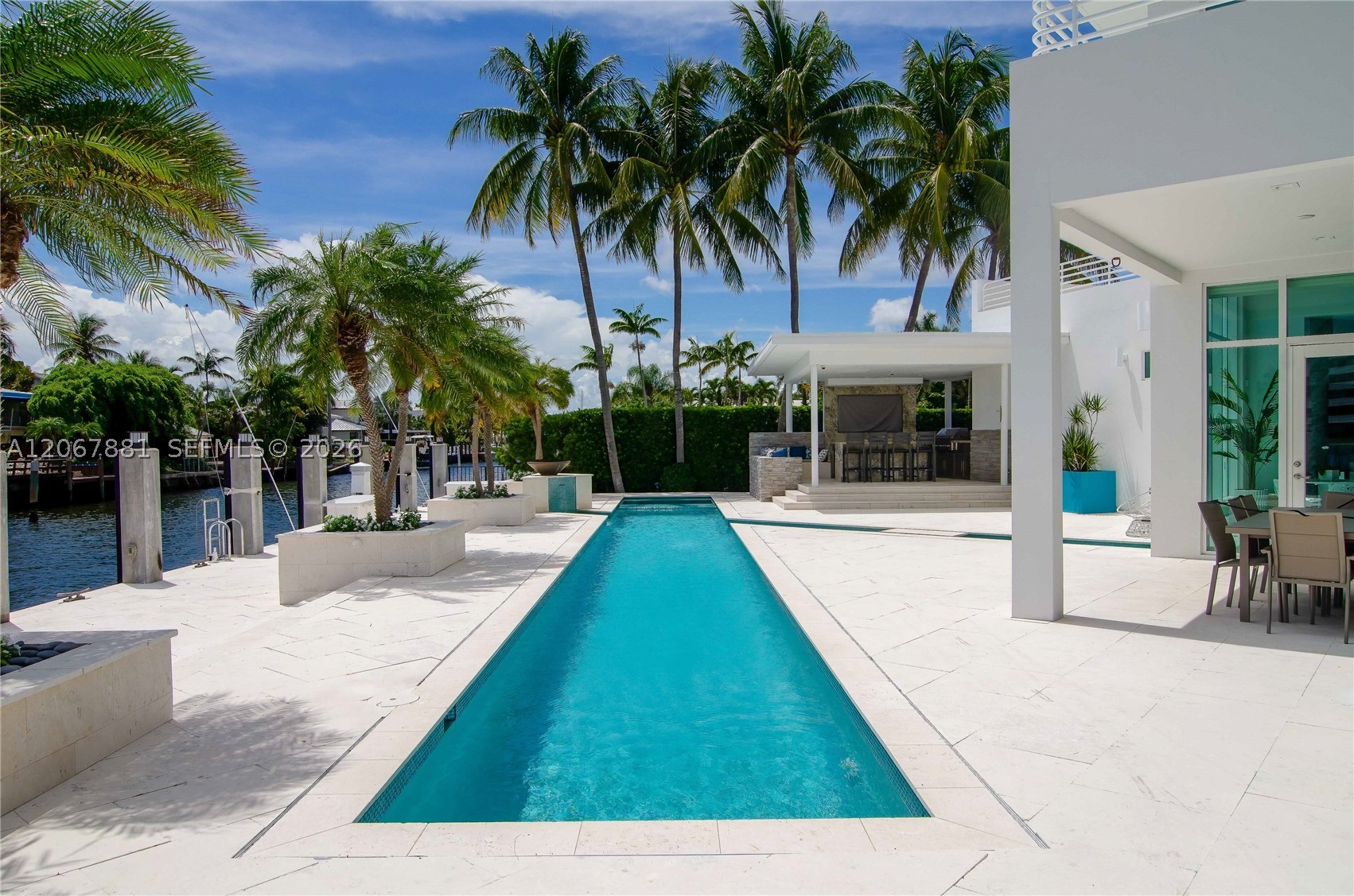2890 NE 28th St, Fort Lauderdale FL 33306