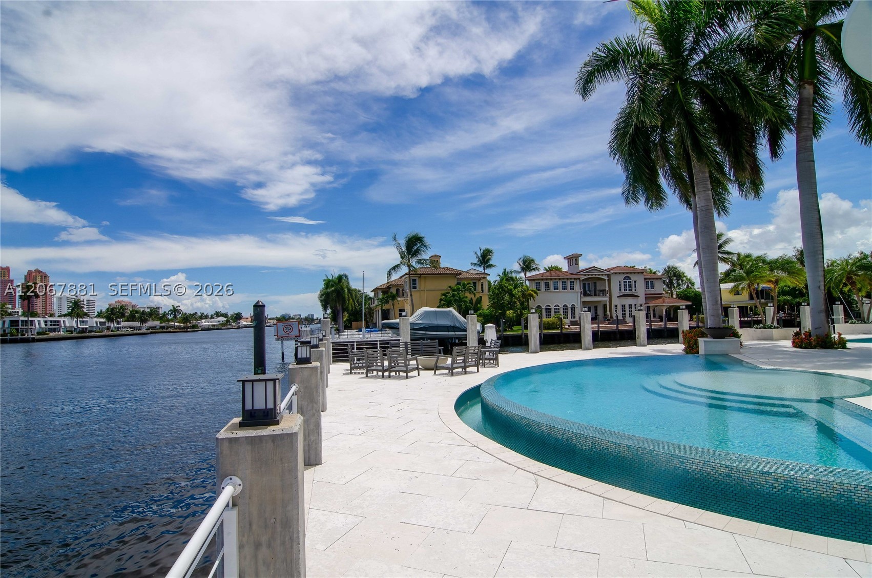 2890 NE 28th St, Fort Lauderdale FL 33306
