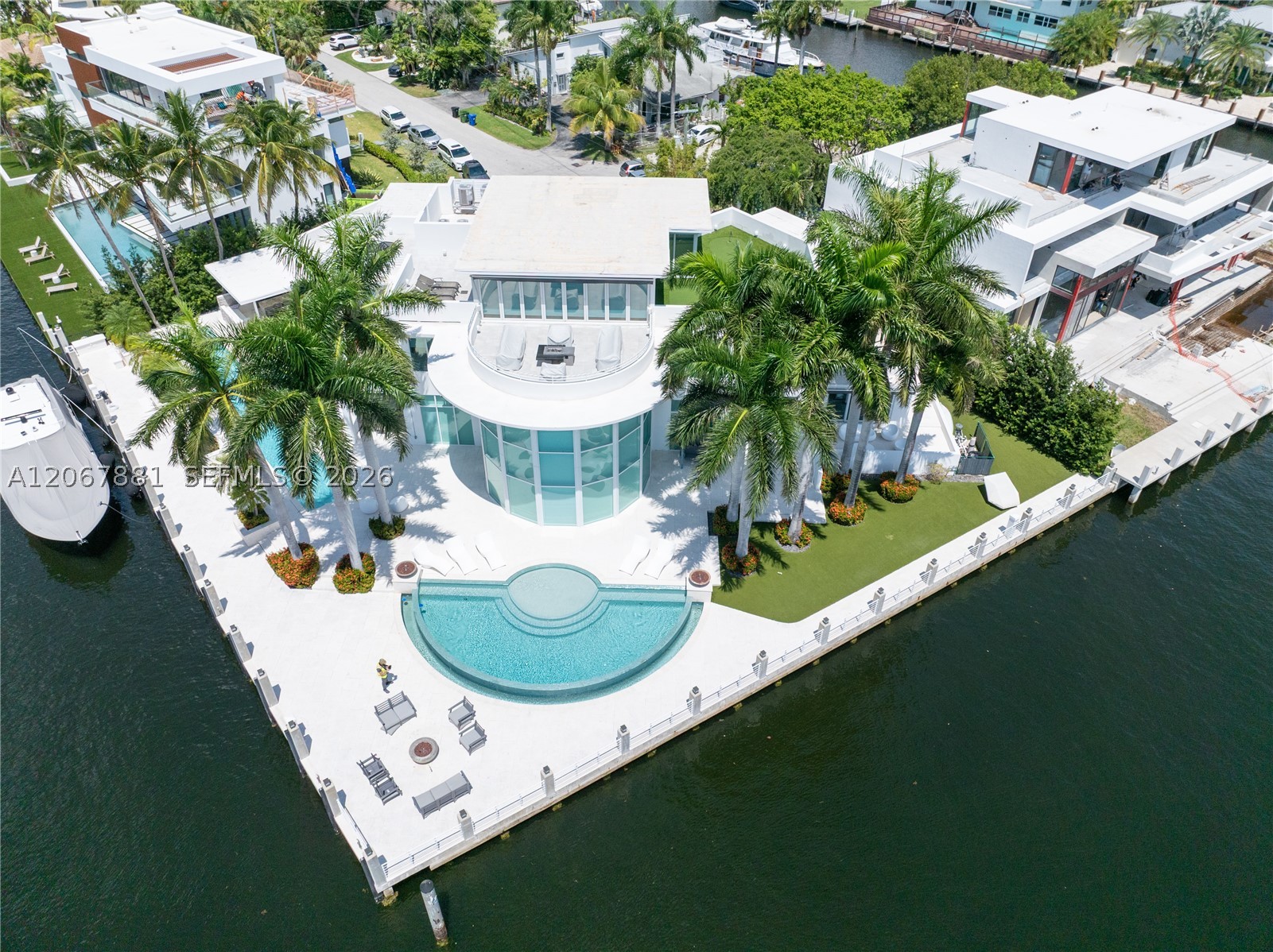 2890 NE 28th St, Fort Lauderdale FL 33306