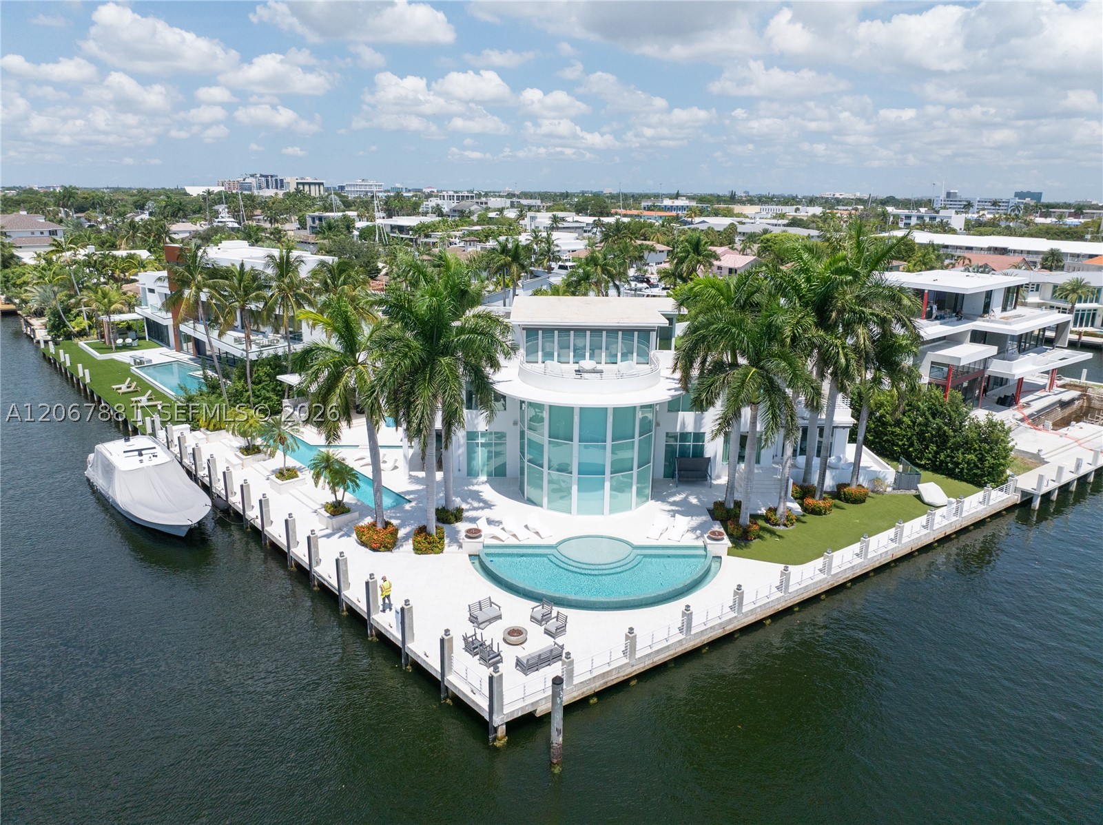 2890 NE 28th St, Fort Lauderdale FL 33306