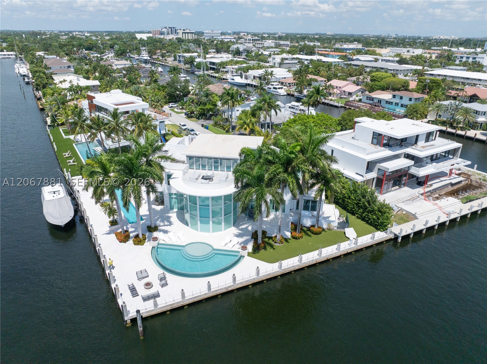 2890 NE 28th St, Fort Lauderdale FL 33306