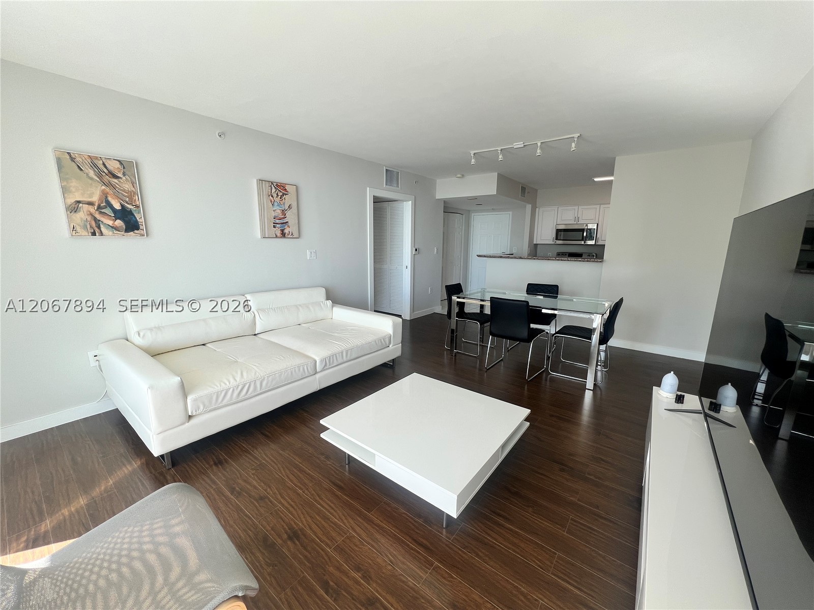 1155 Brickell Bay Dr #1607, Miami FL 33131