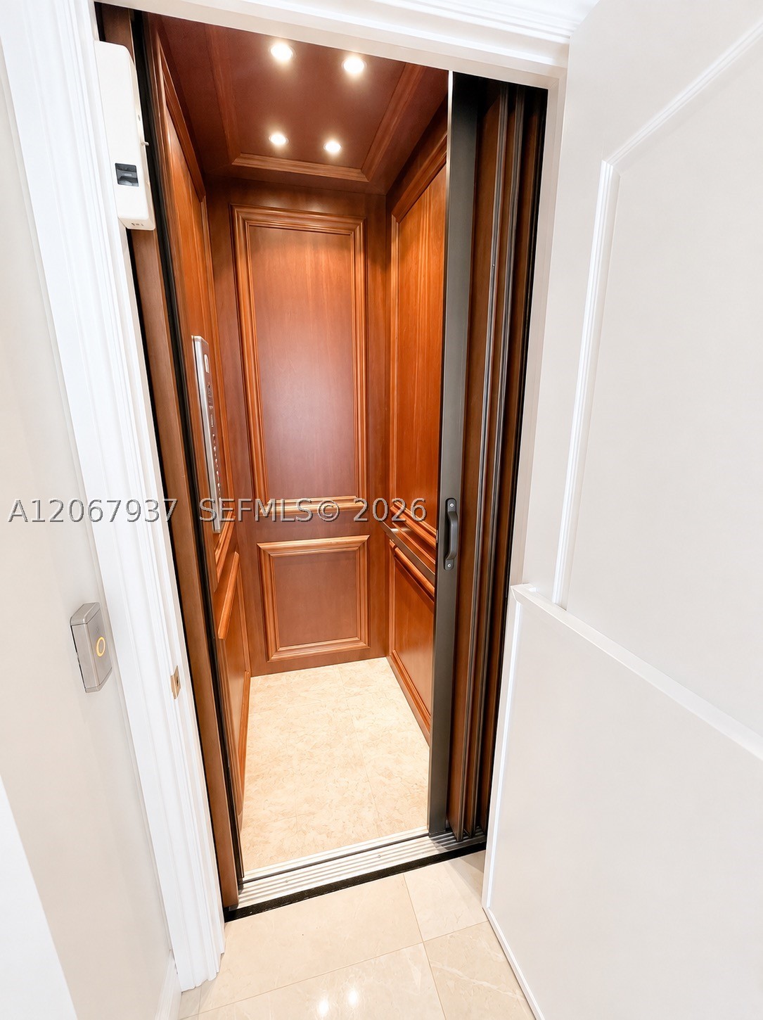 3501 N Ocean Dr #V1, Hollywood FL 33019