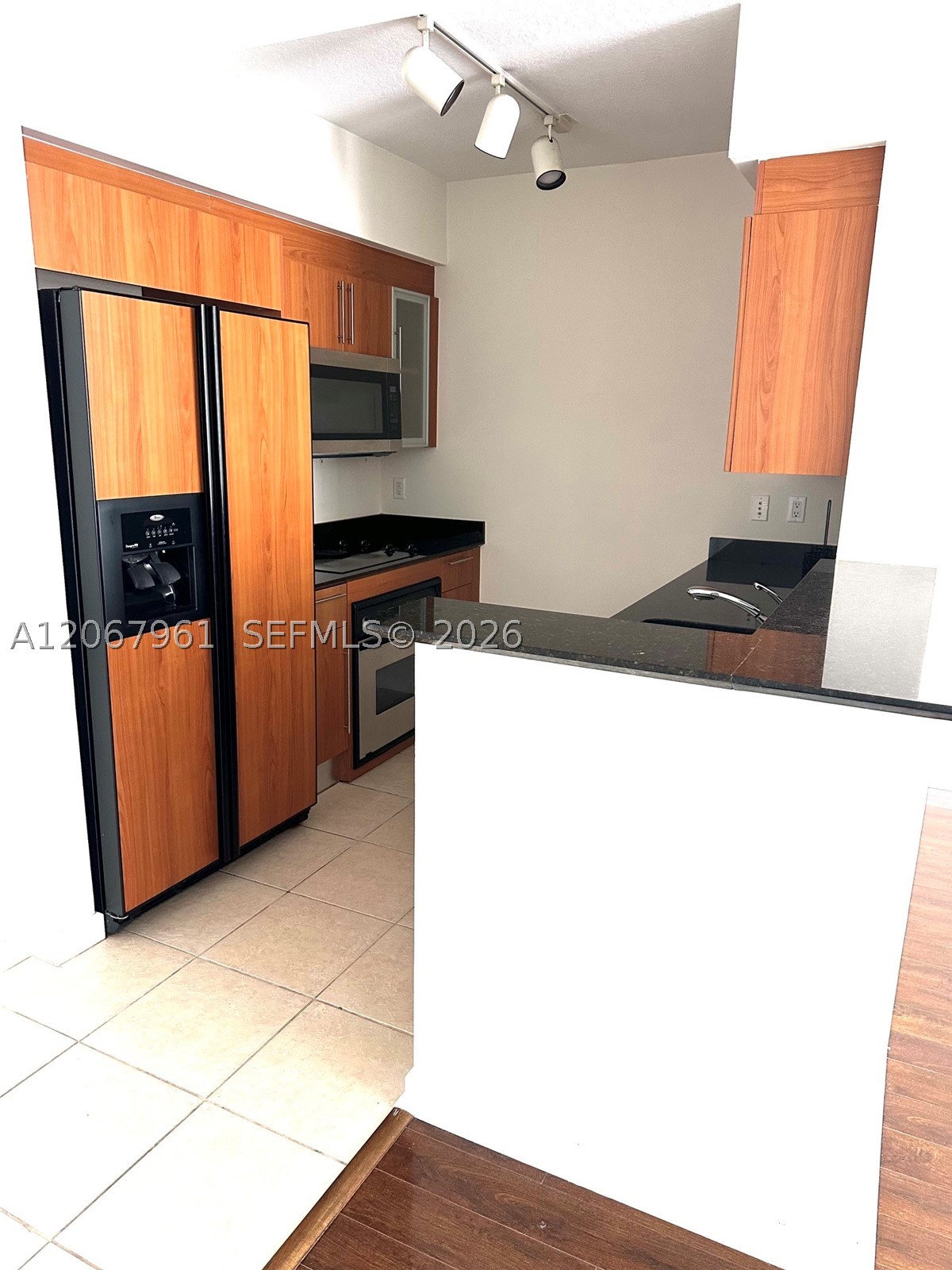 335 S Biscayne Blvd #1802, Miami FL 33131