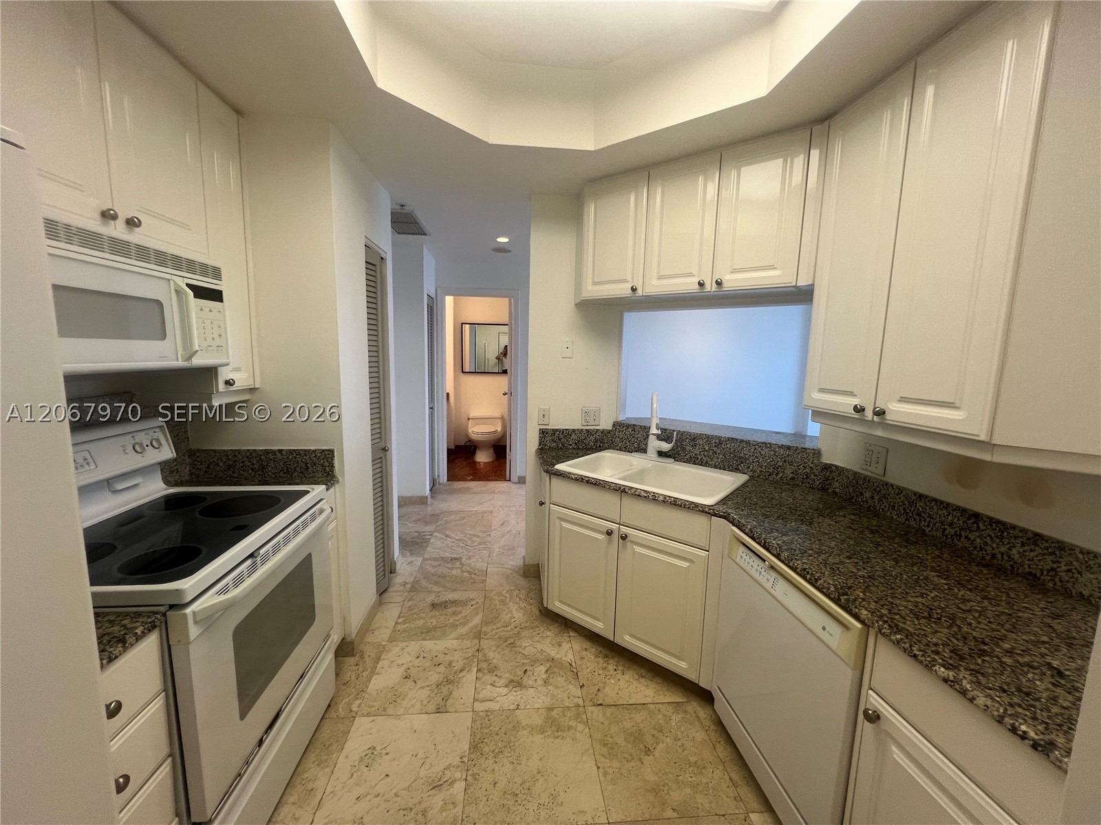 888 Brickell Key Dr #806, Miami FL 33131