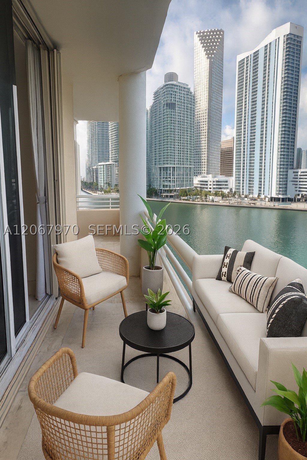888 Brickell Key Dr #806, Miami FL 33131