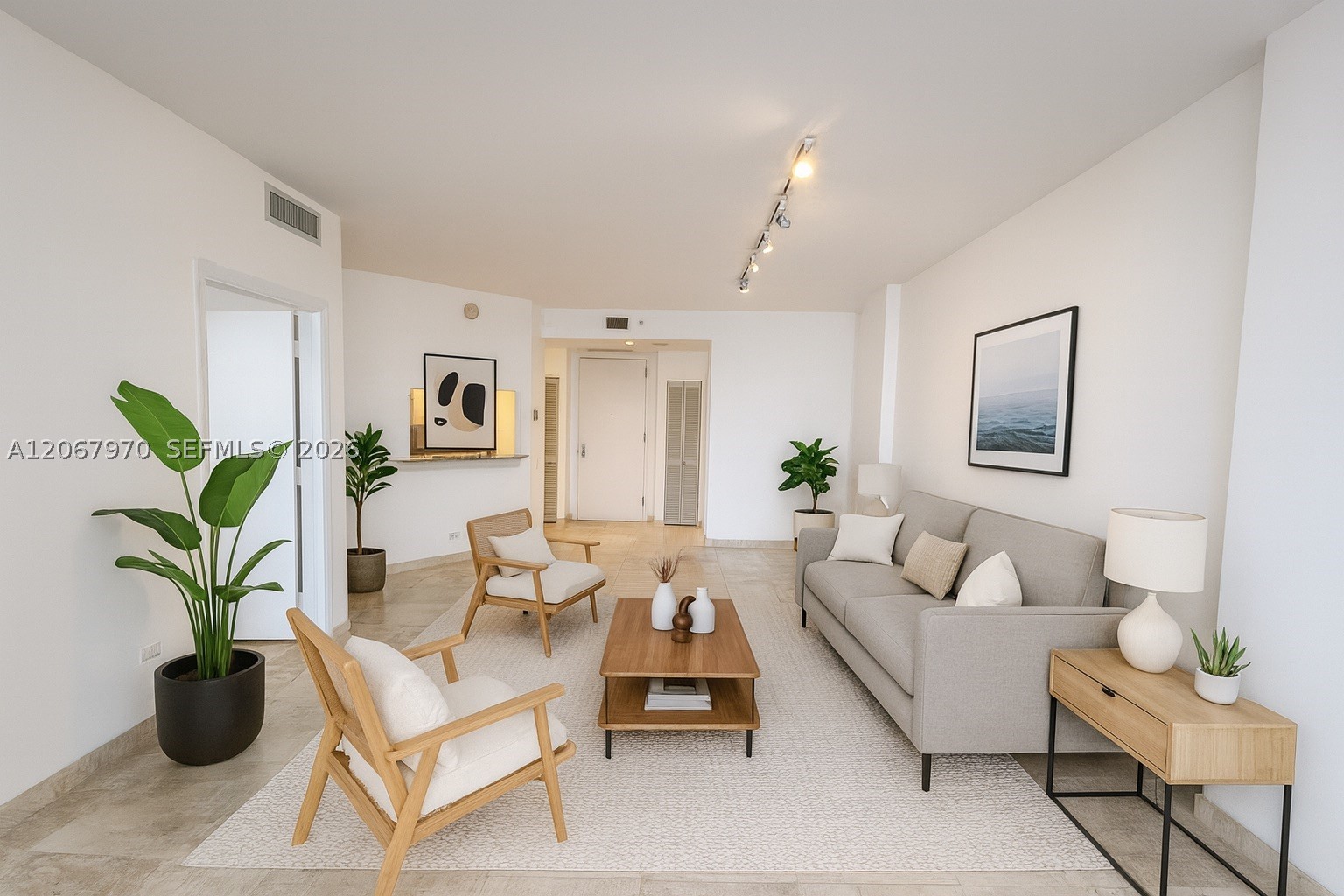 888 Brickell Key Dr #806, Miami FL 33131