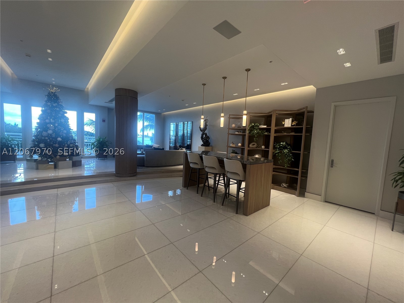 888 Brickell Key Dr #806, Miami FL 33131