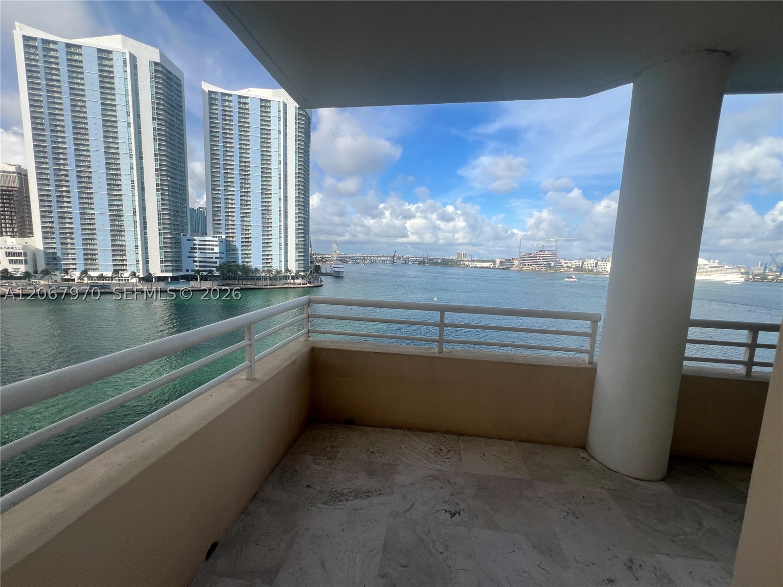 888 Brickell Key Dr #806, Miami FL 33131