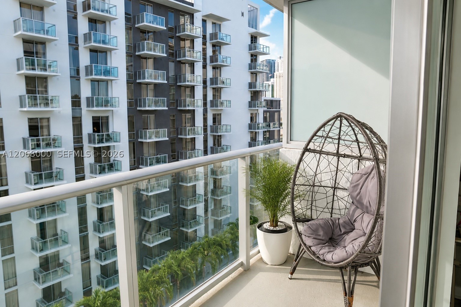 1600 SW 1st Ave #906, Miami FL 33129