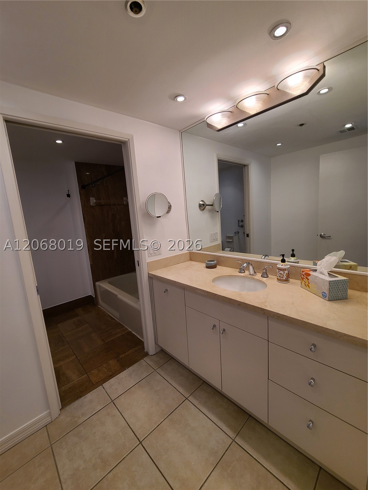 1581 Brickell Ave 2- Prking #1907, Miami FL 33129