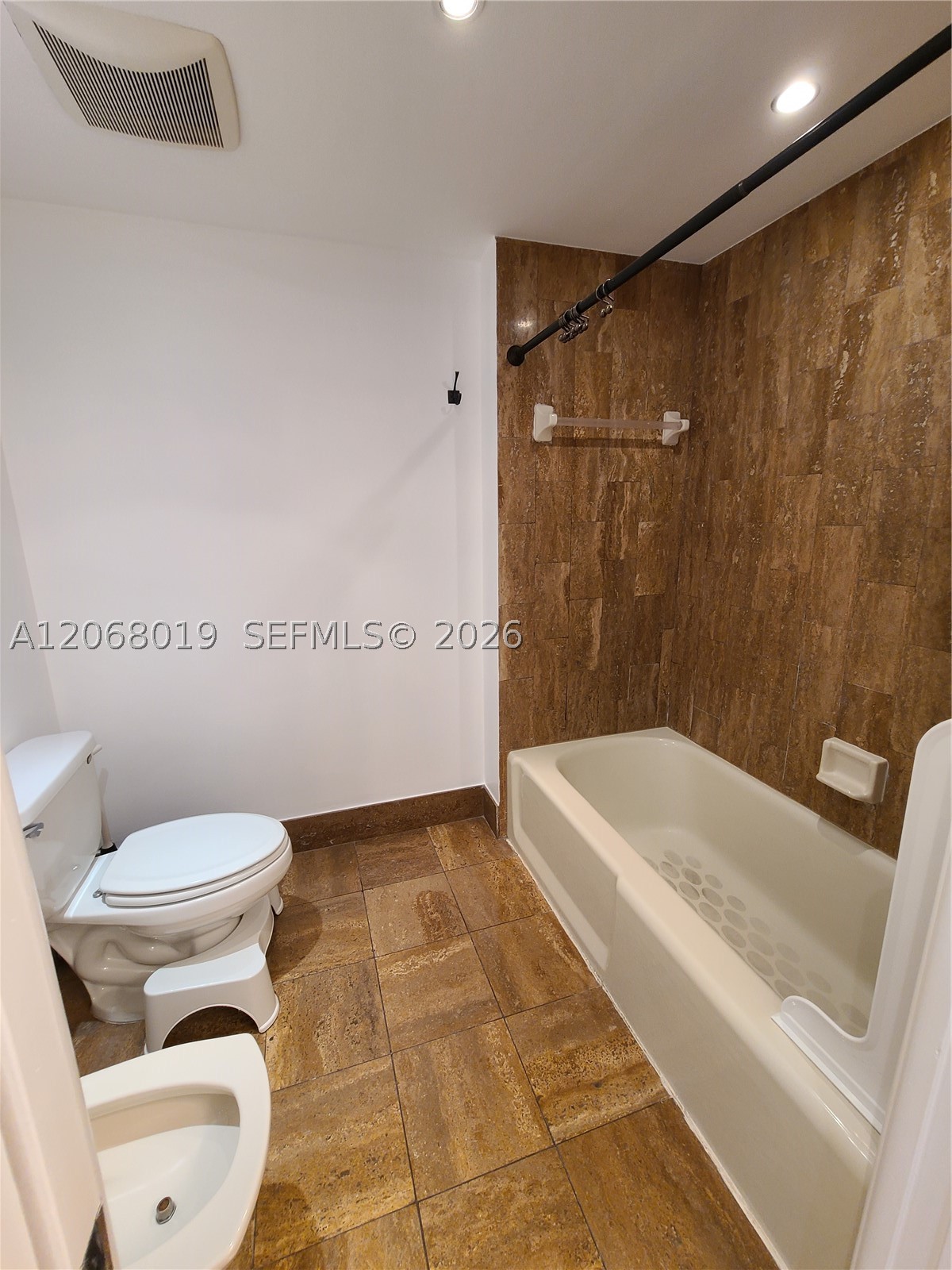 1581 Brickell Ave 2- Prking #1907, Miami FL 33129