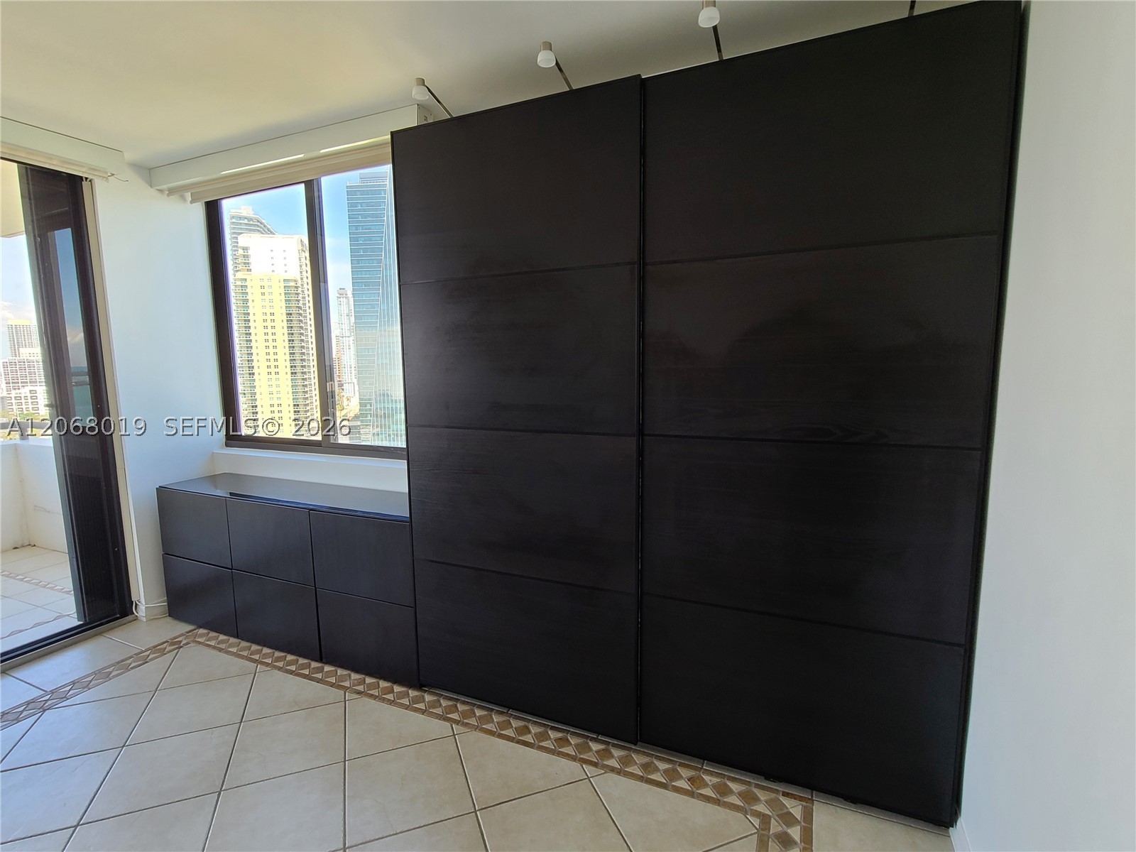 1581 Brickell Ave 2- Prking #1907, Miami FL 33129