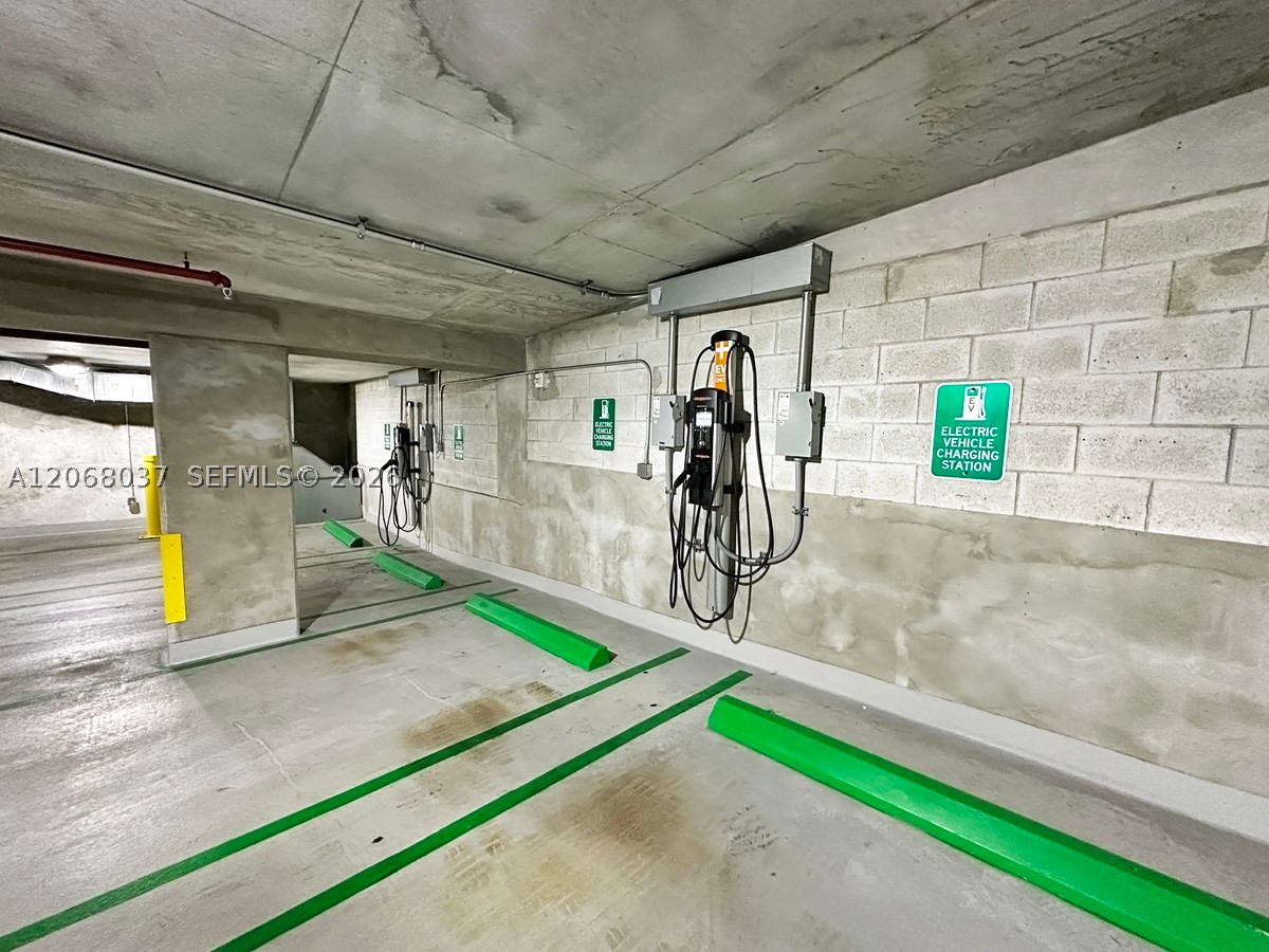 301 Altara Ave #609, Coral Gables FL 33146