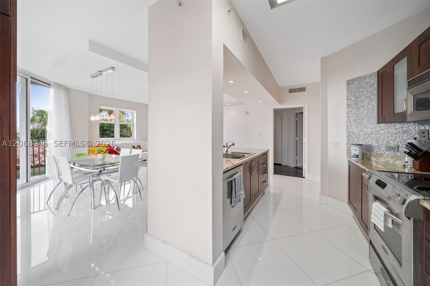 19900 E Country Club Dr #610, Aventura FL 33180