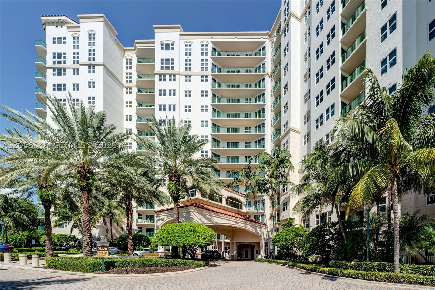19900 E Country Club Dr #610, Aventura FL 33180