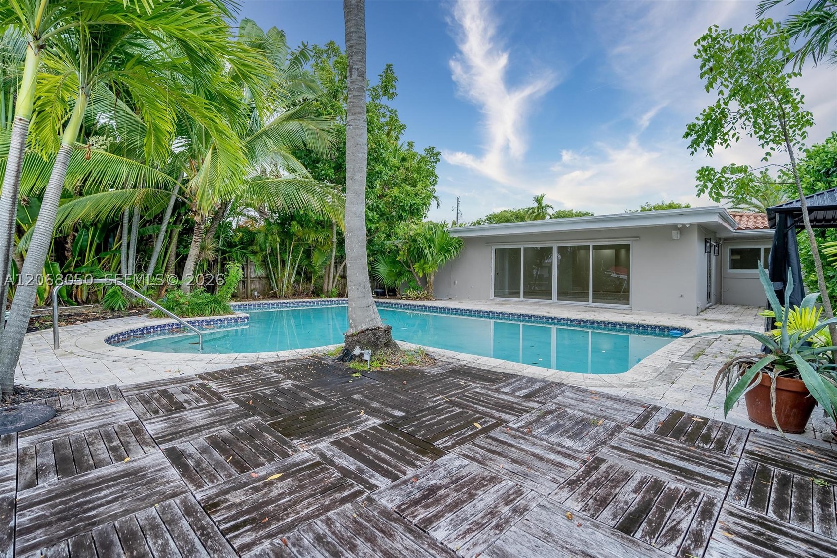 1710 Cleveland Rd #0, Miami Beach FL 33141